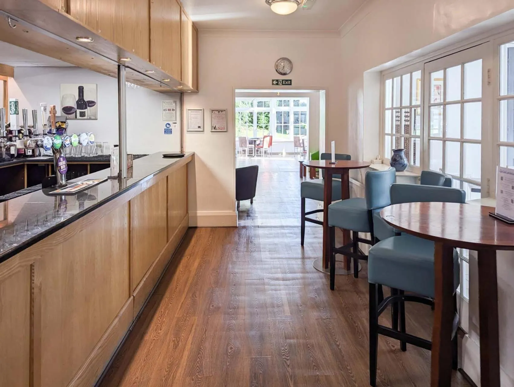 Lounge or bar in Oriel Hotel