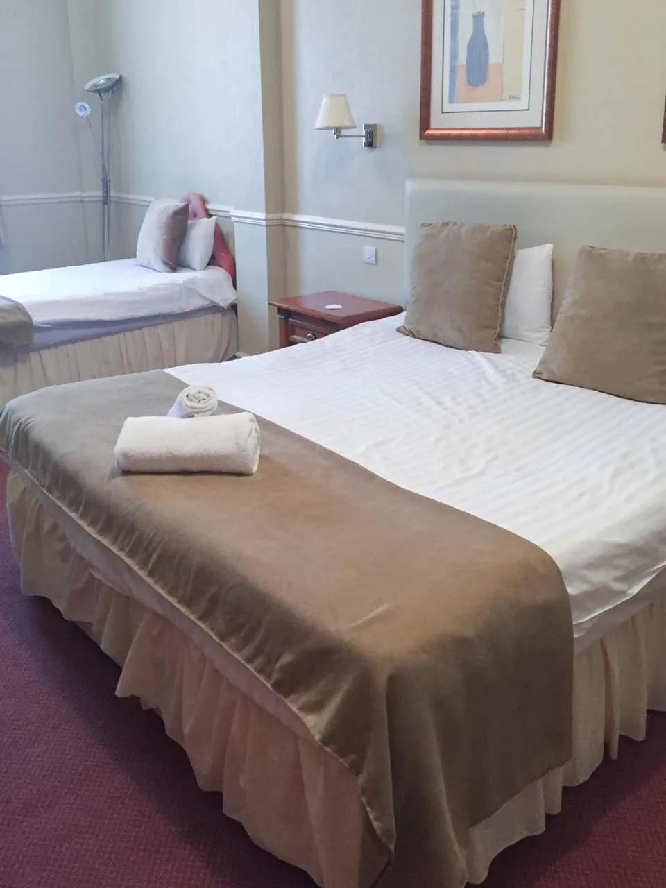 Bed in Oriel Hotel