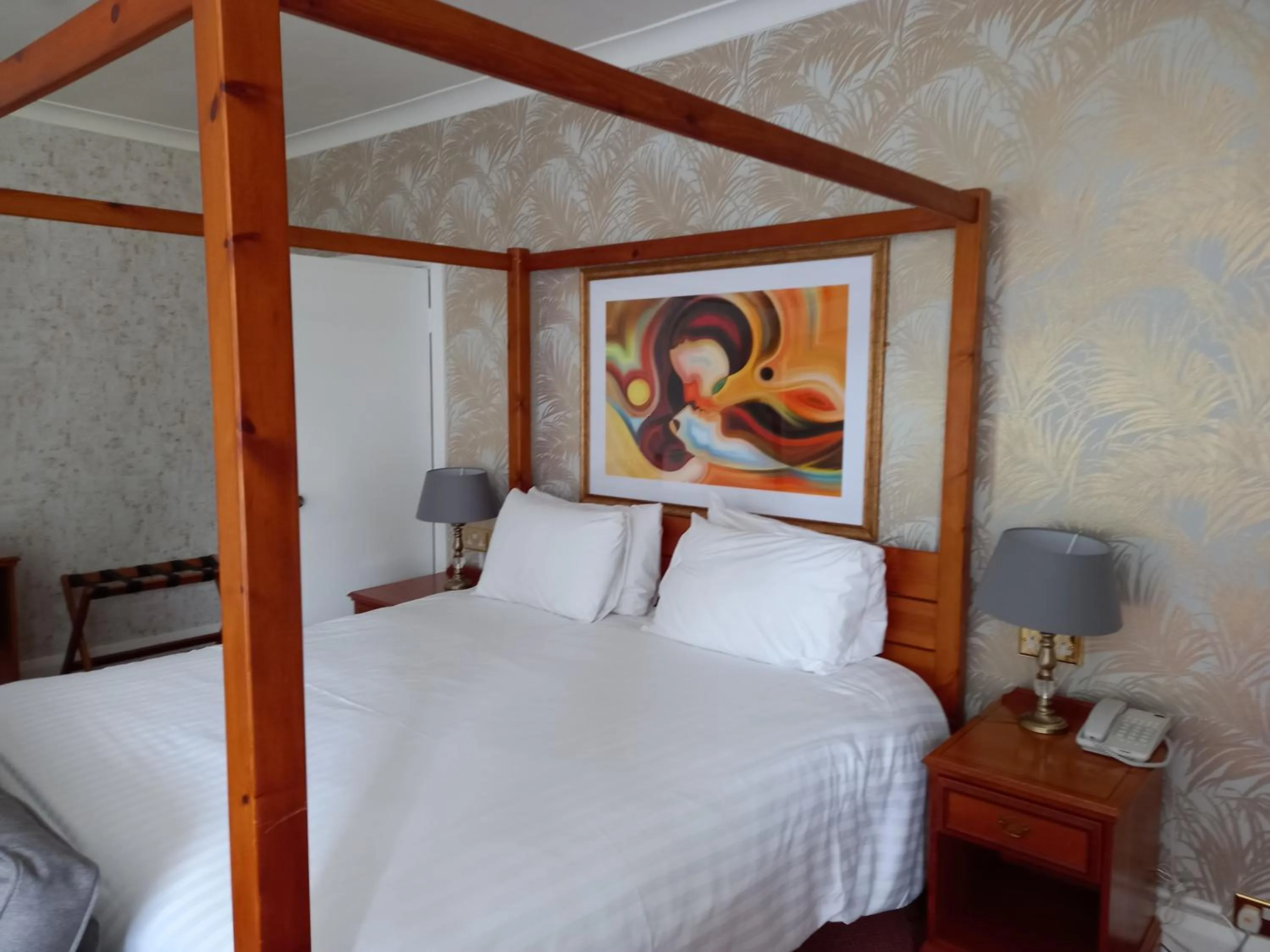 Bedroom in Oriel Hotel