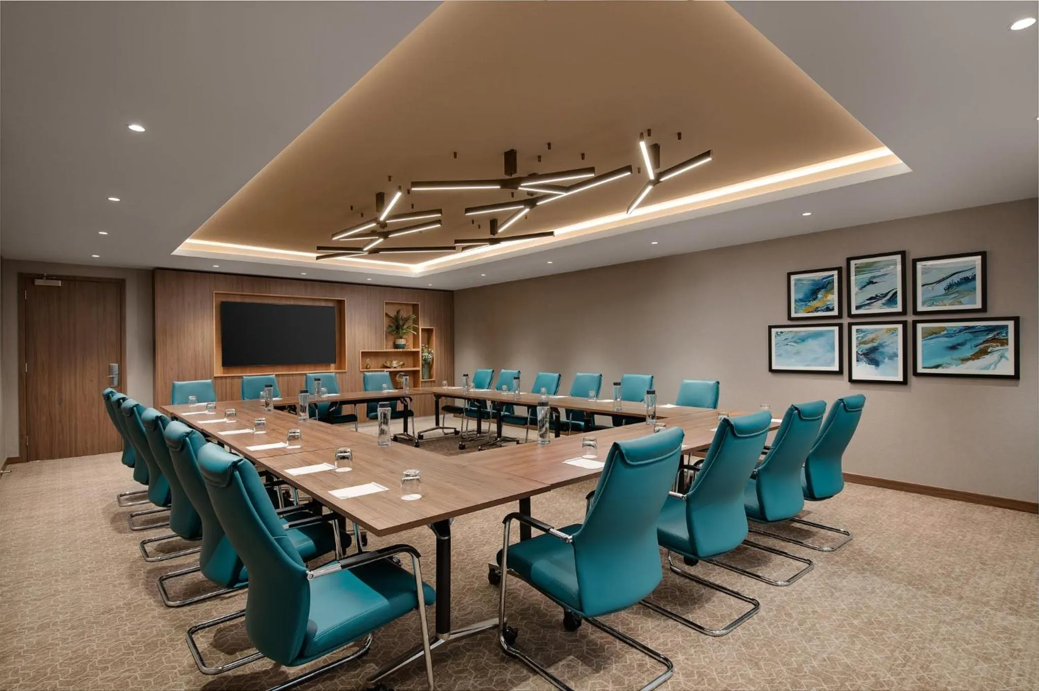 Meeting/conference room in Holiday Inn London Gatwick - Worth by IHG