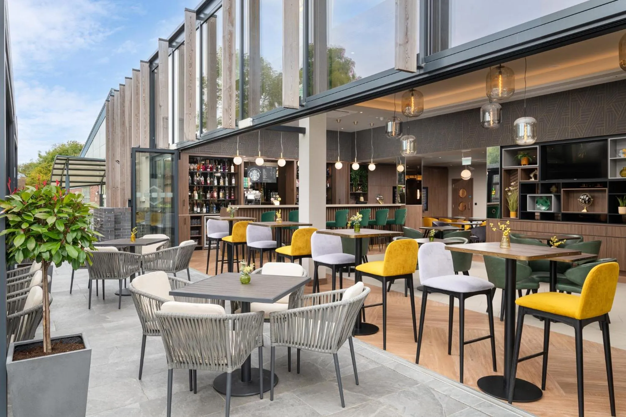 Lobby or reception in Holiday Inn London Gatwick - Worth by IHG