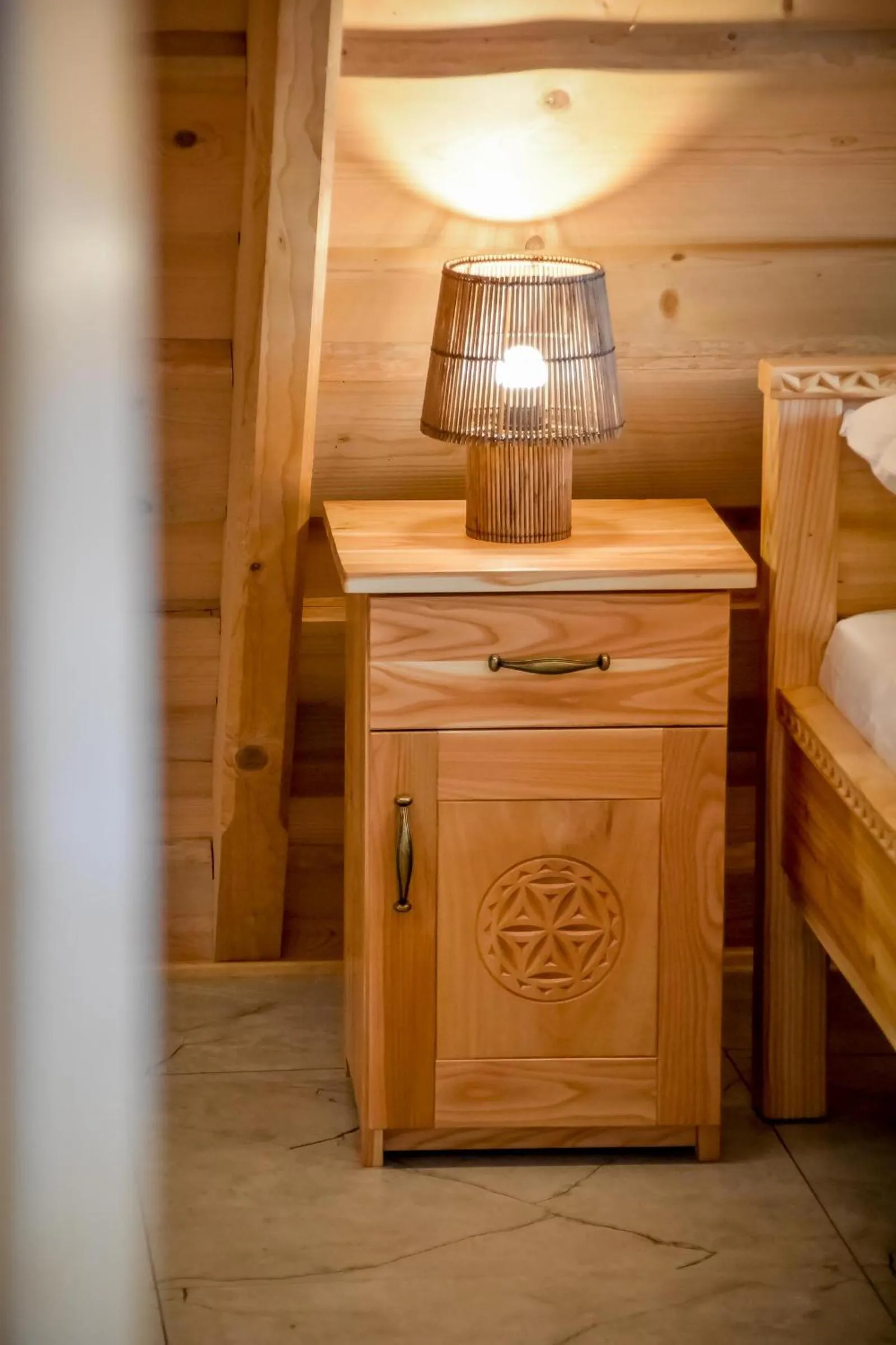 Photo of the whole room, Bed in U Króla