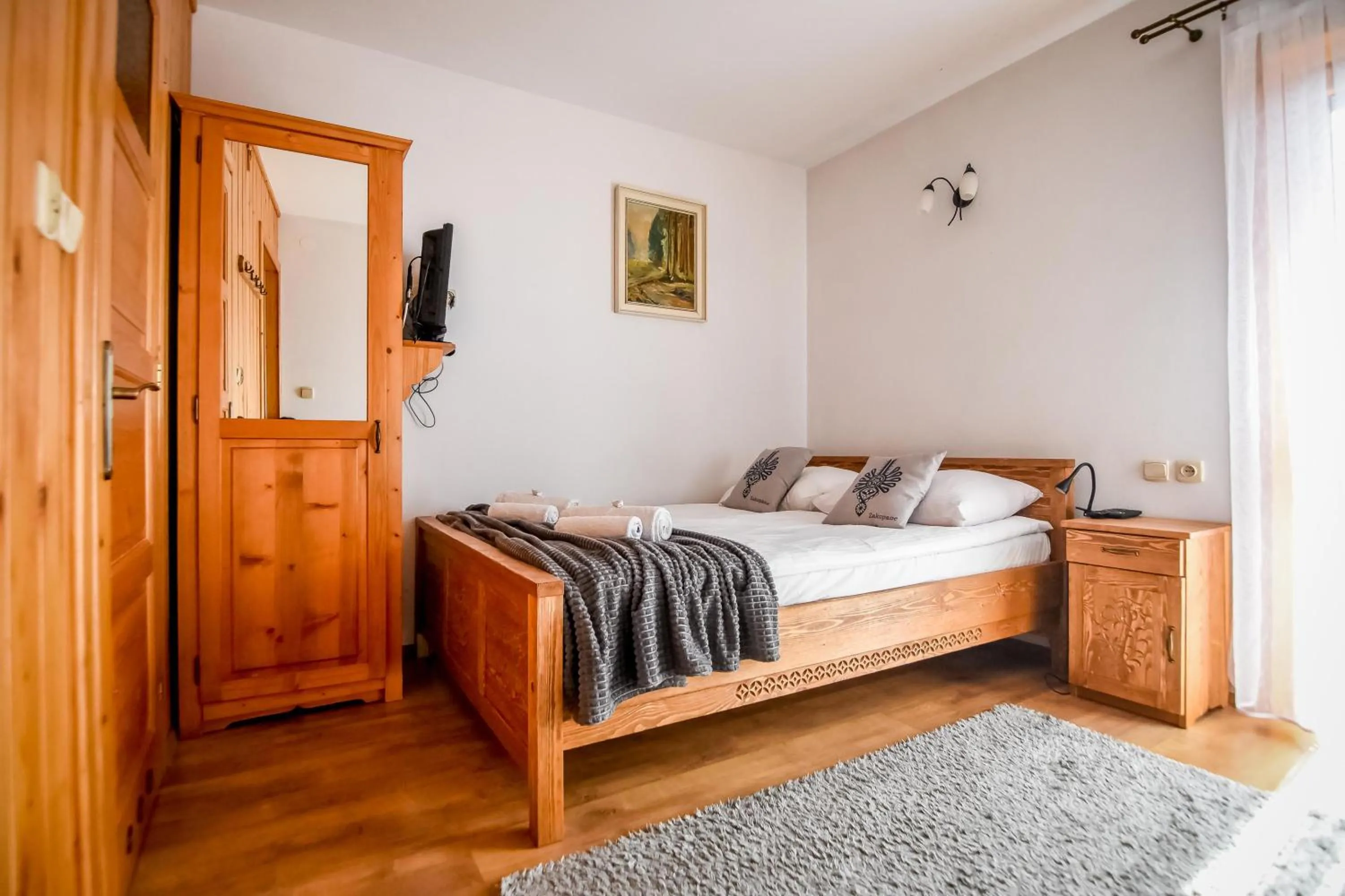 Photo of the whole room, Bed in U Króla