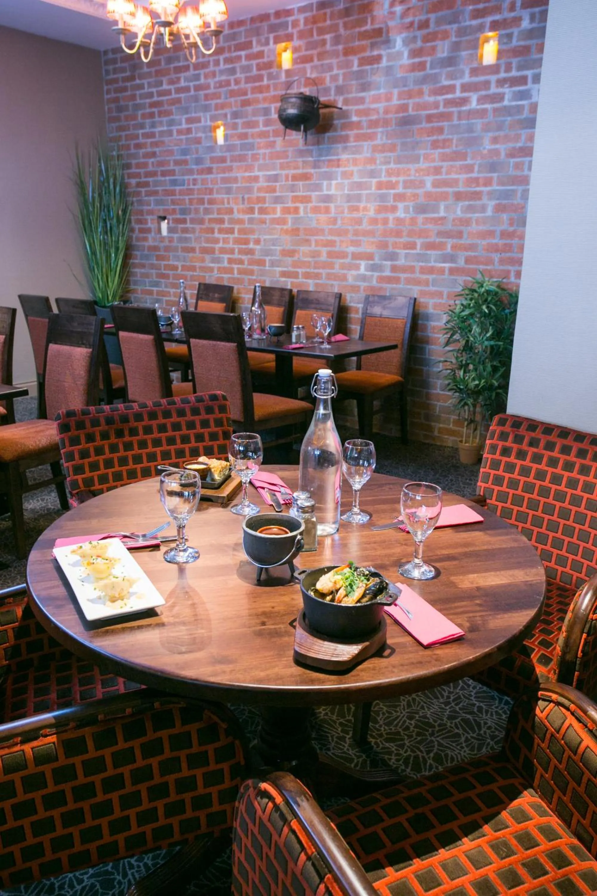 Restaurant/places to eat in Treacys West County Conference and Leisure Centre