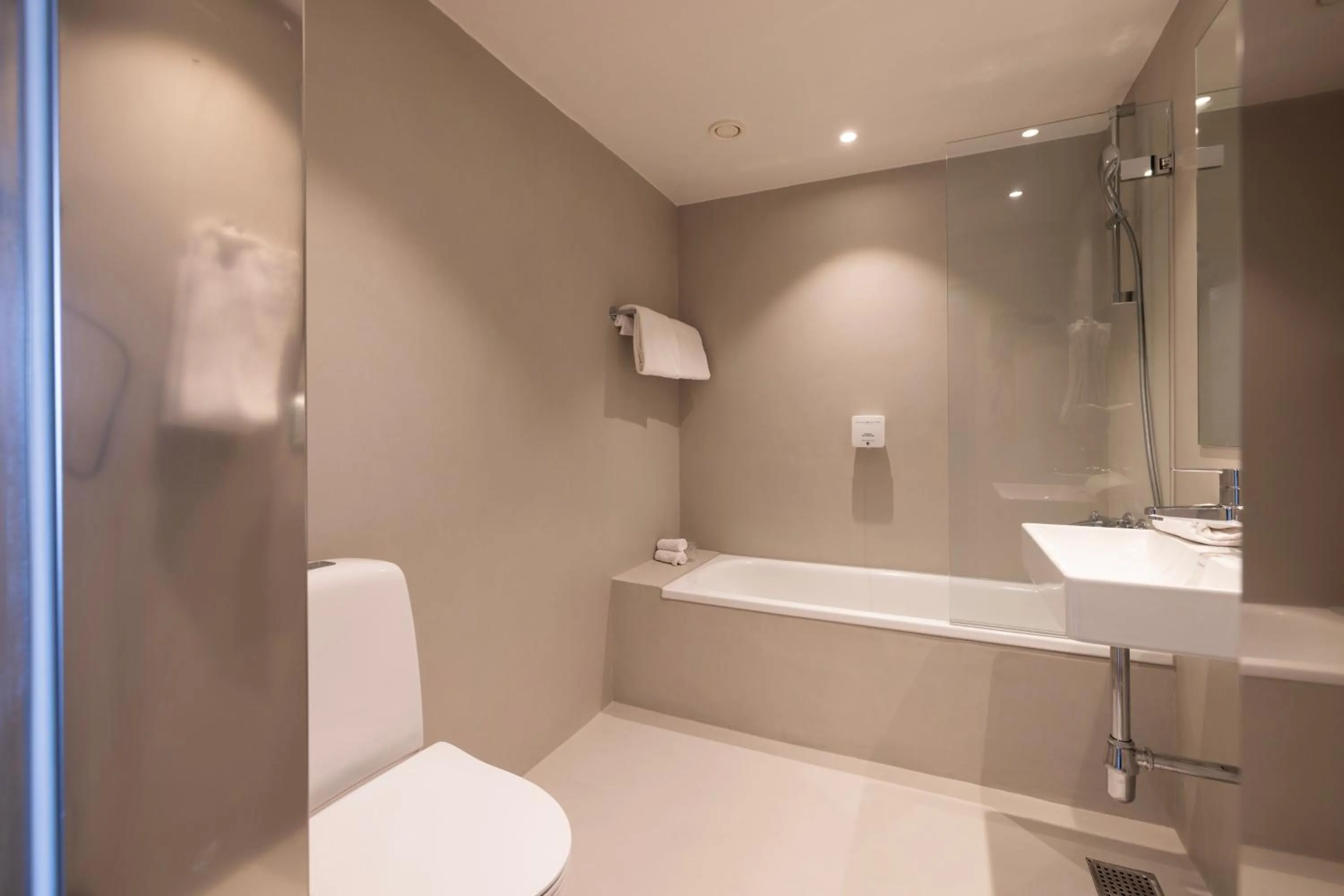 Bathroom in Imperial Hotel