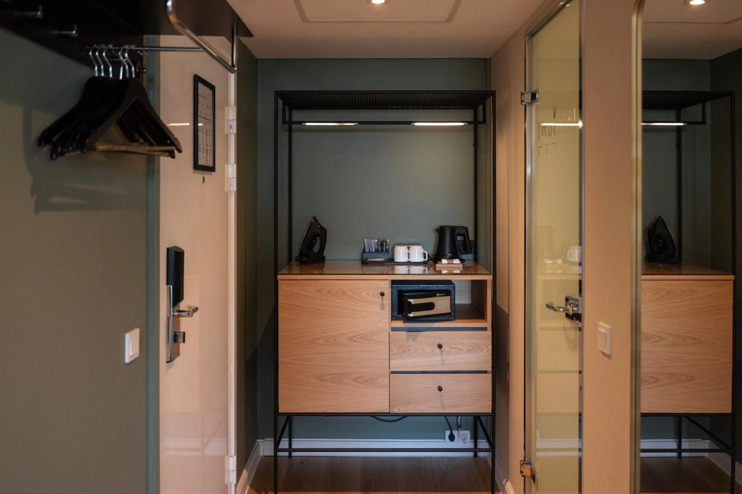 safe in Imperial Hotel