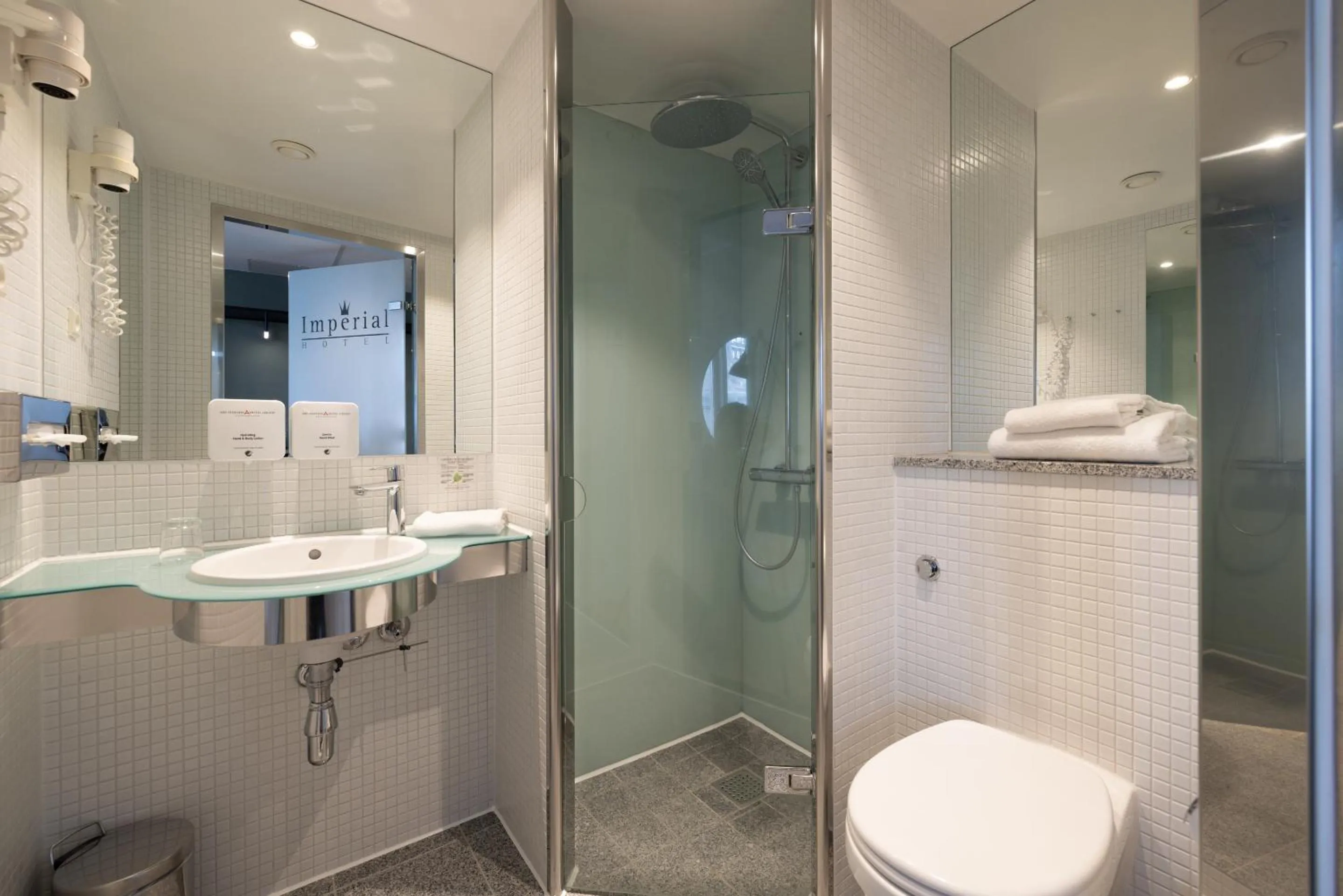 Bathroom in Imperial Hotel