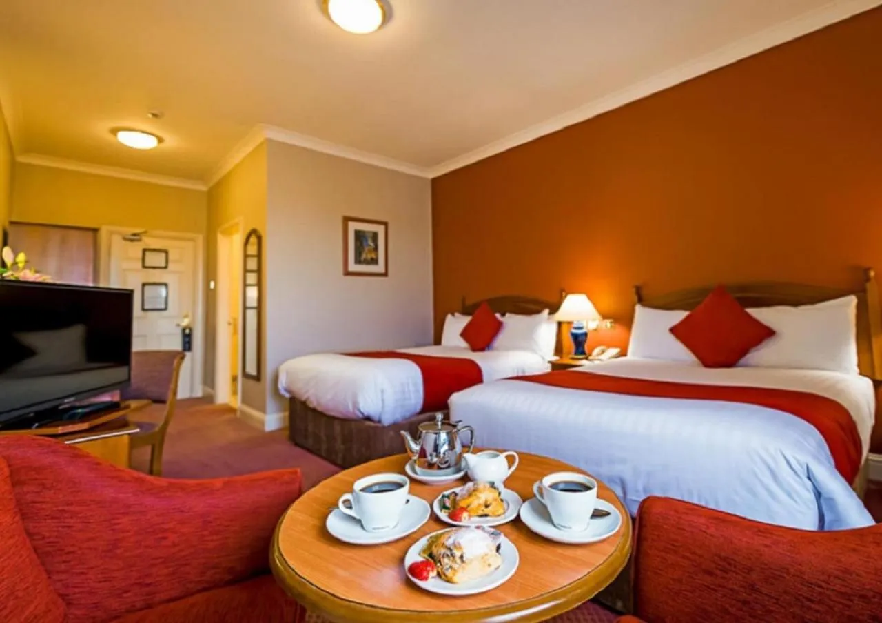 Bedroom, Bed in Great National South Court Hotel