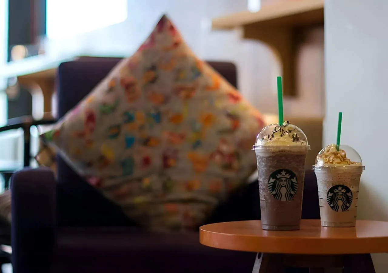 Drinks in Great National South Court Hotel