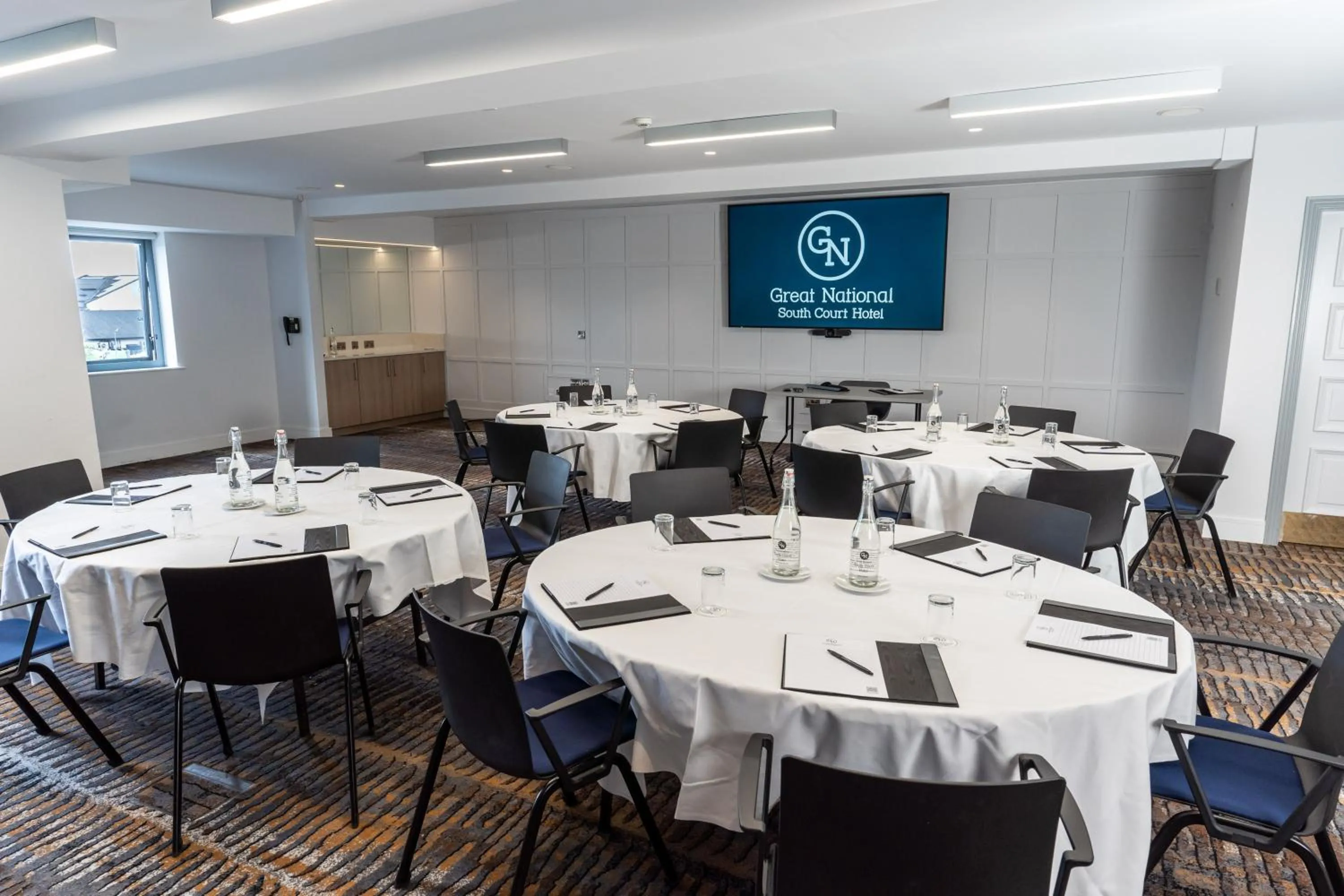 Meeting/conference room in Great National South Court Hotel