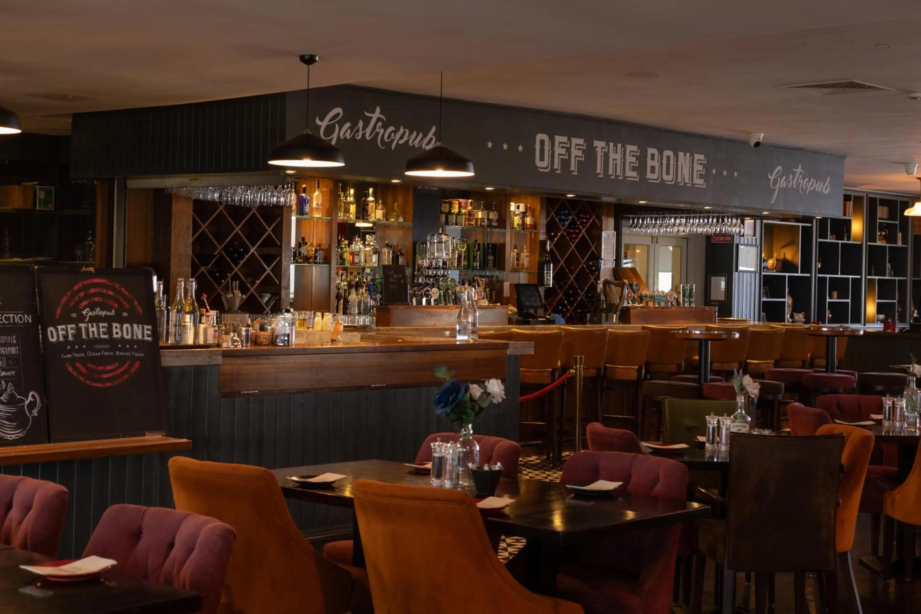 Restaurant/places to eat in Great National South Court Hotel