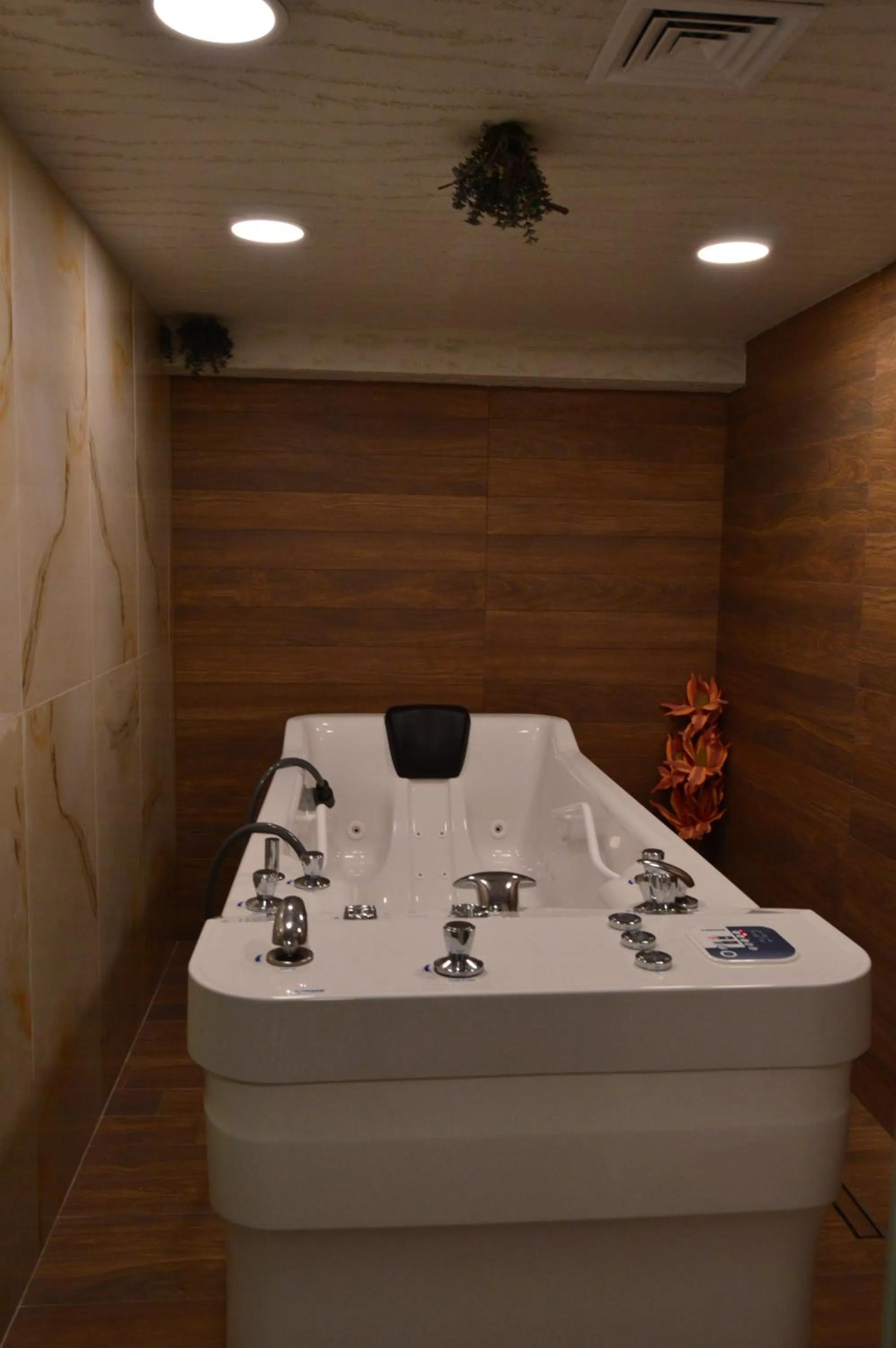 Hot Tub in ECO Therma Village - Mineral Pool & SPA & All Inclusive