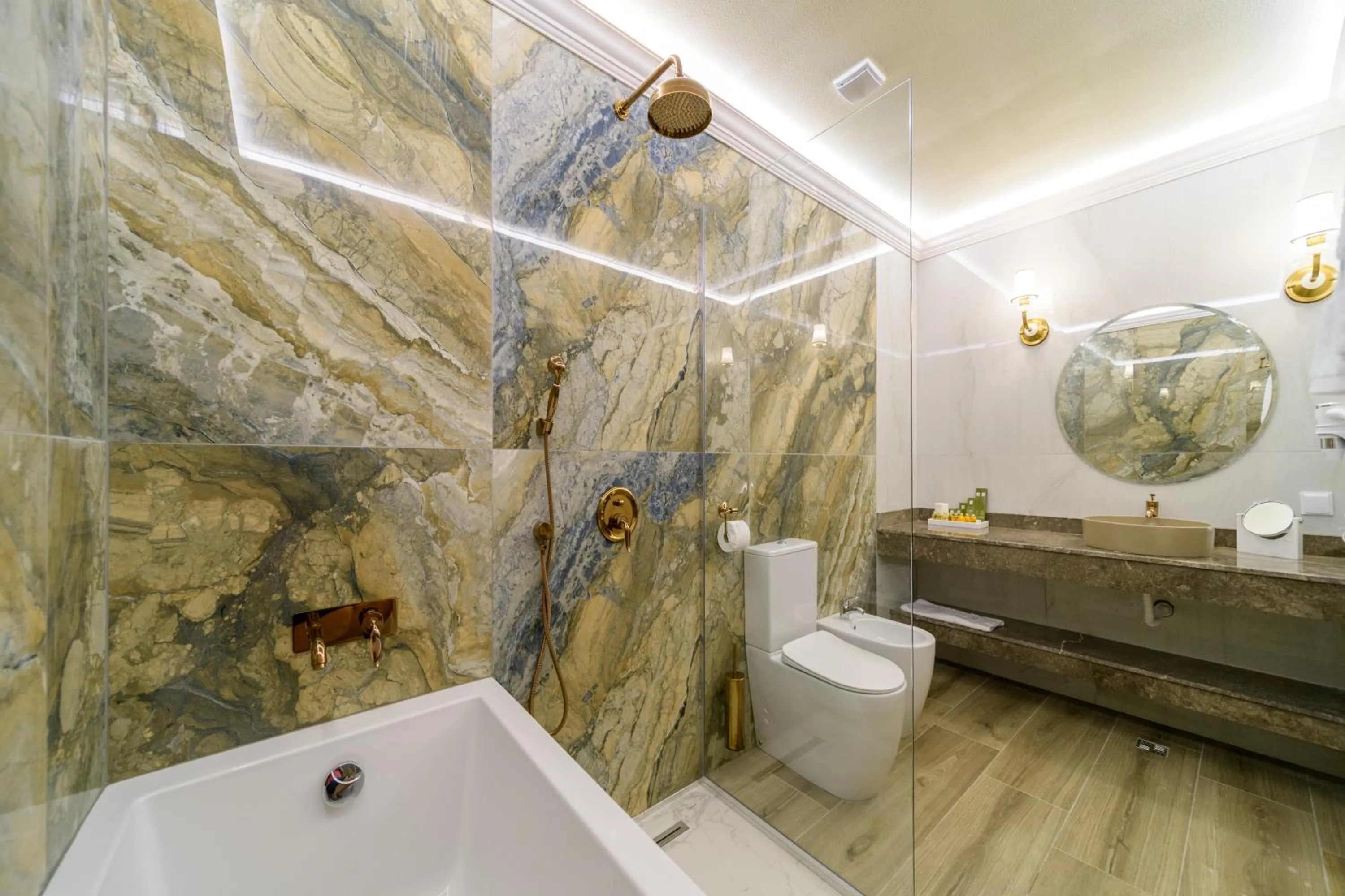 Shower in ECO Therma Village - Mineral Pool & SPA & All Inclusive