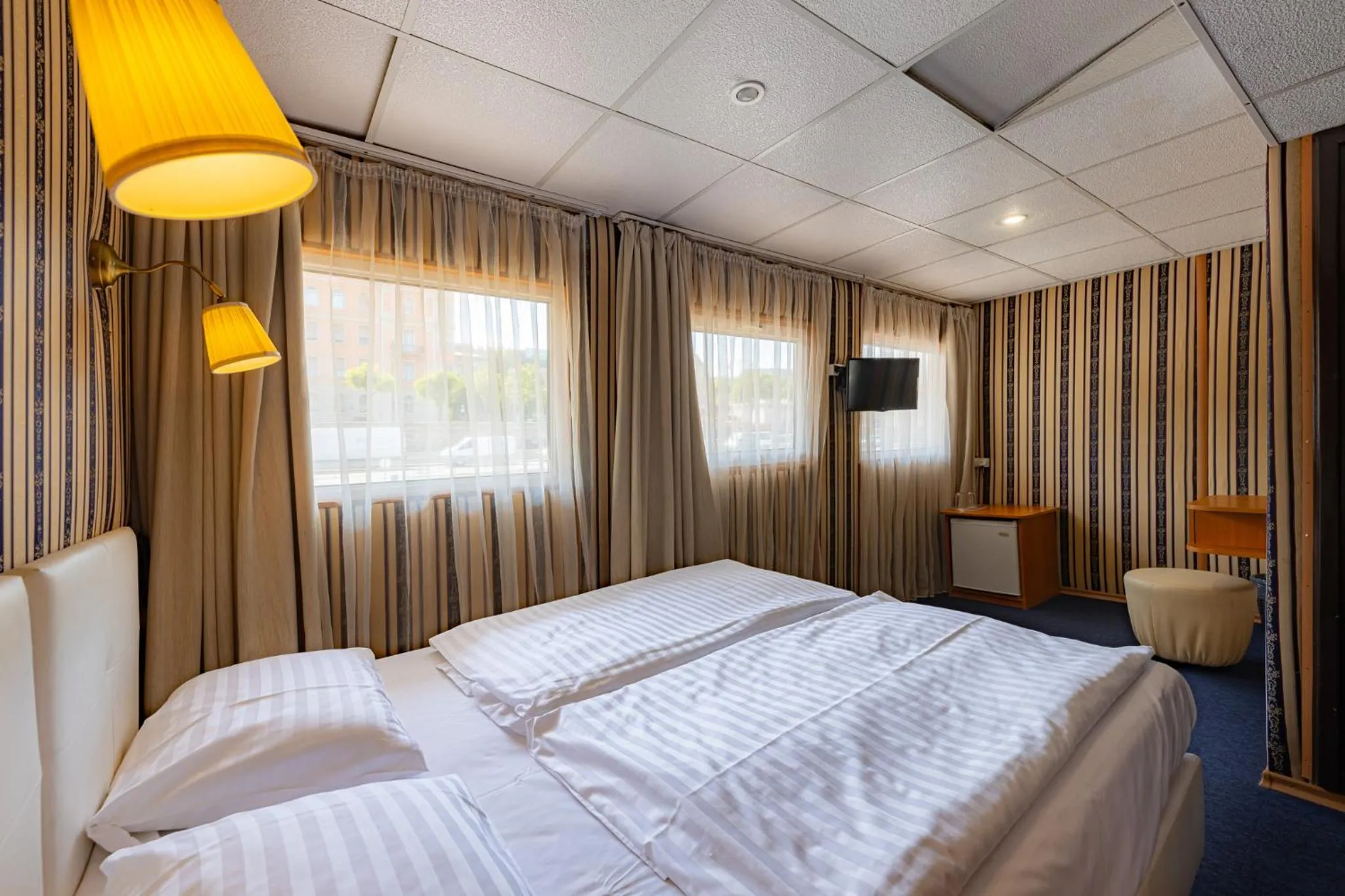 Bed in Grand Jules - Boat Hotel