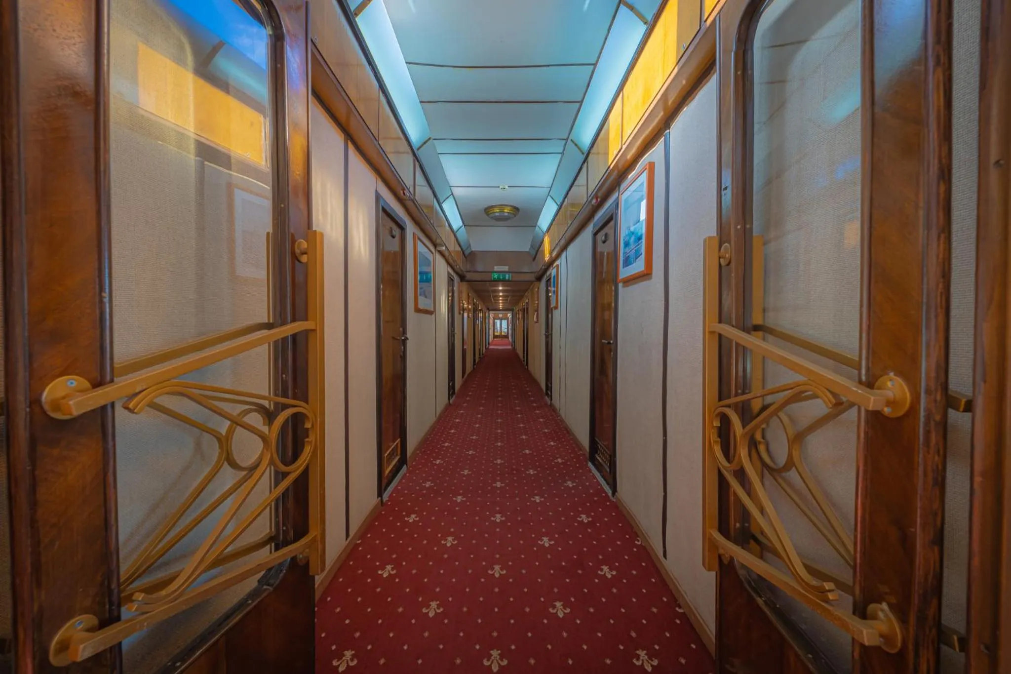 Property building in Grand Jules - Boat Hotel