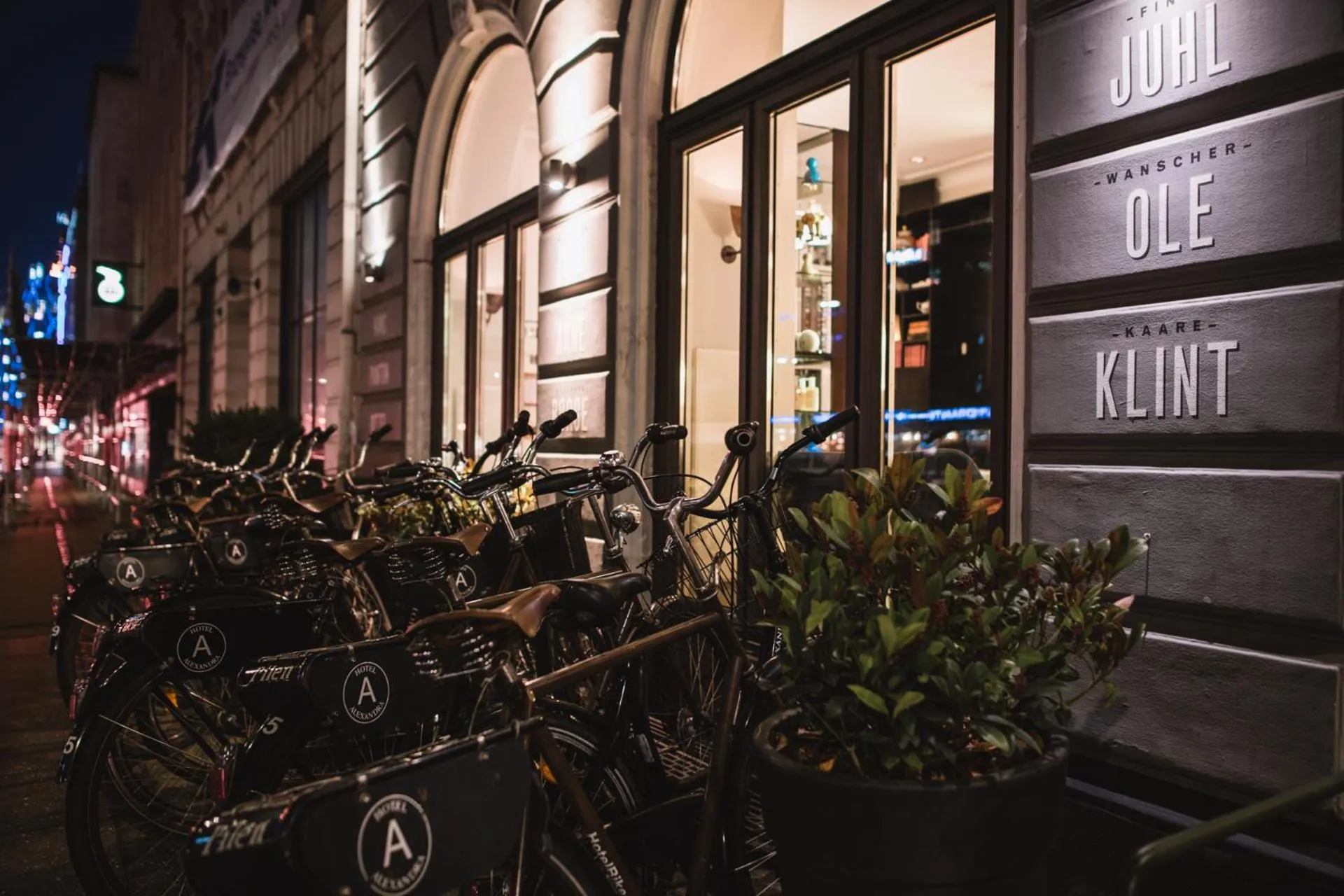 Facade/entrance in Hotel Alexandra