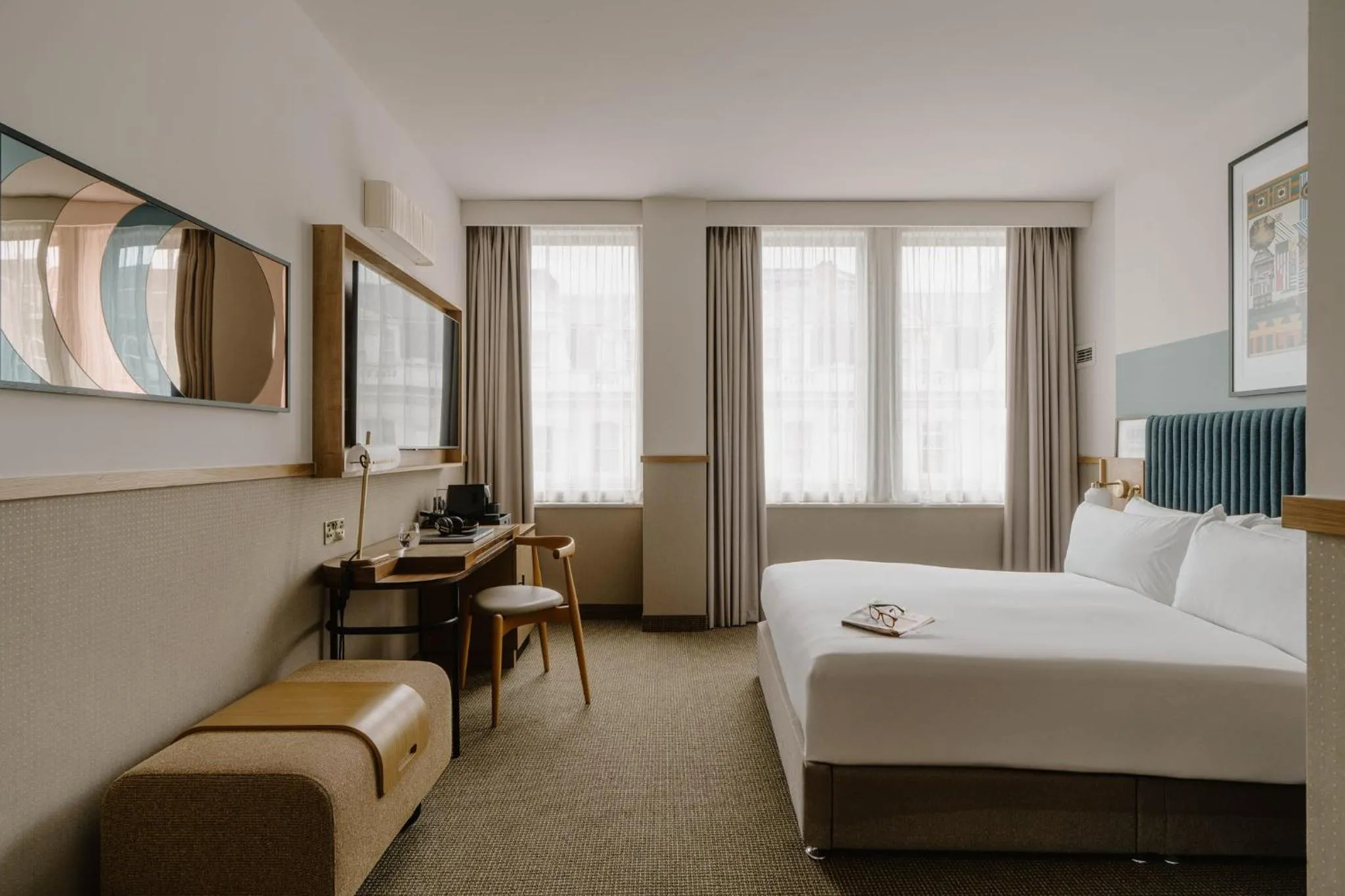 Bedroom, Bed in Club Quarters Hotel St Paul's, London