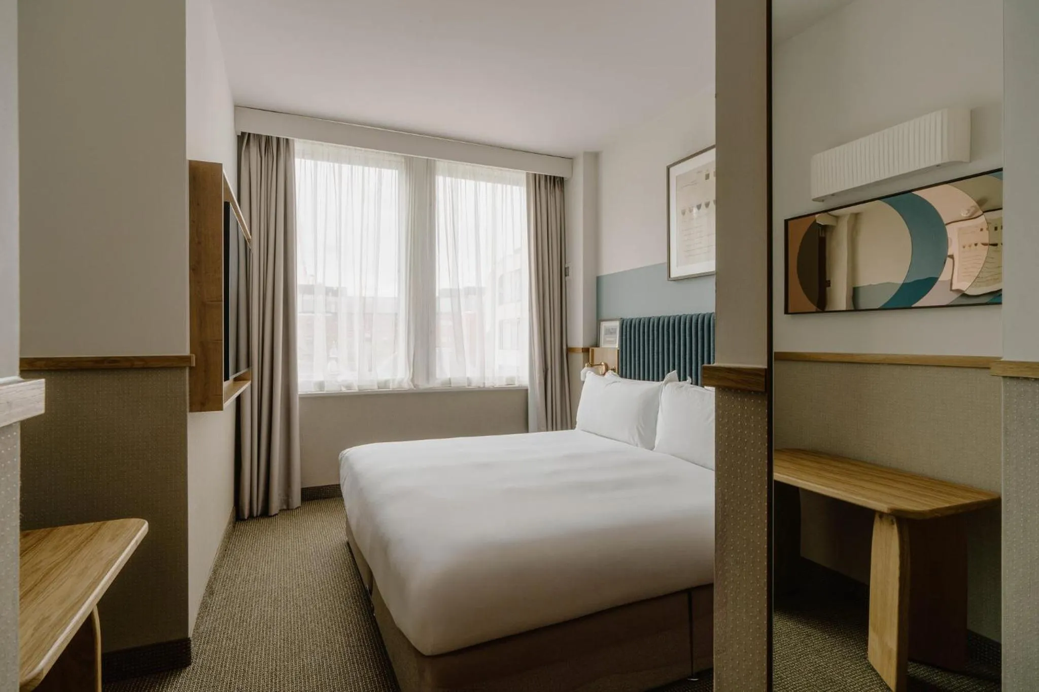 Bedroom, Bed in Club Quarters Hotel St Paul's, London