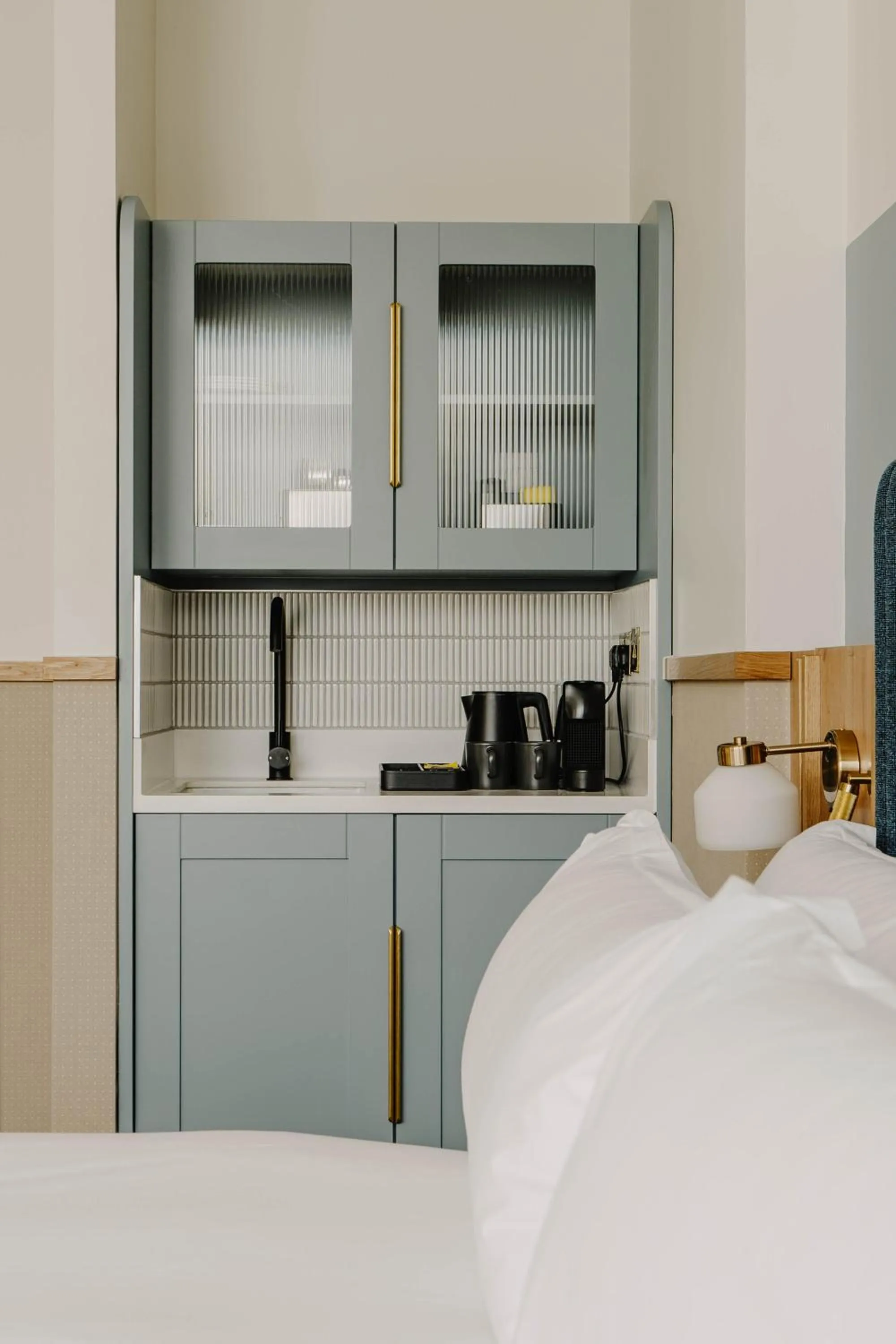 Coffee/tea facilities, Bed in Club Quarters Hotel St Paul's, London