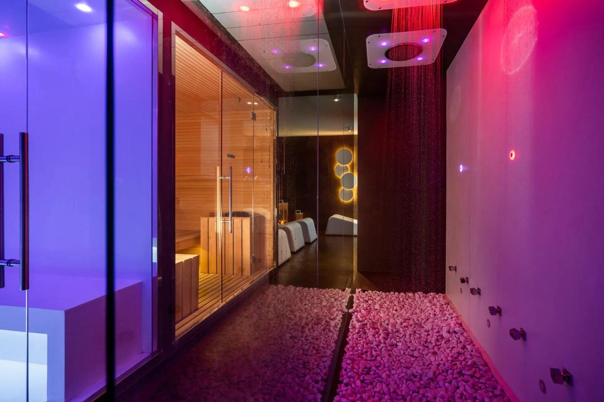 Spa and wellness centre/facilities, Bed in Dan Hotel
