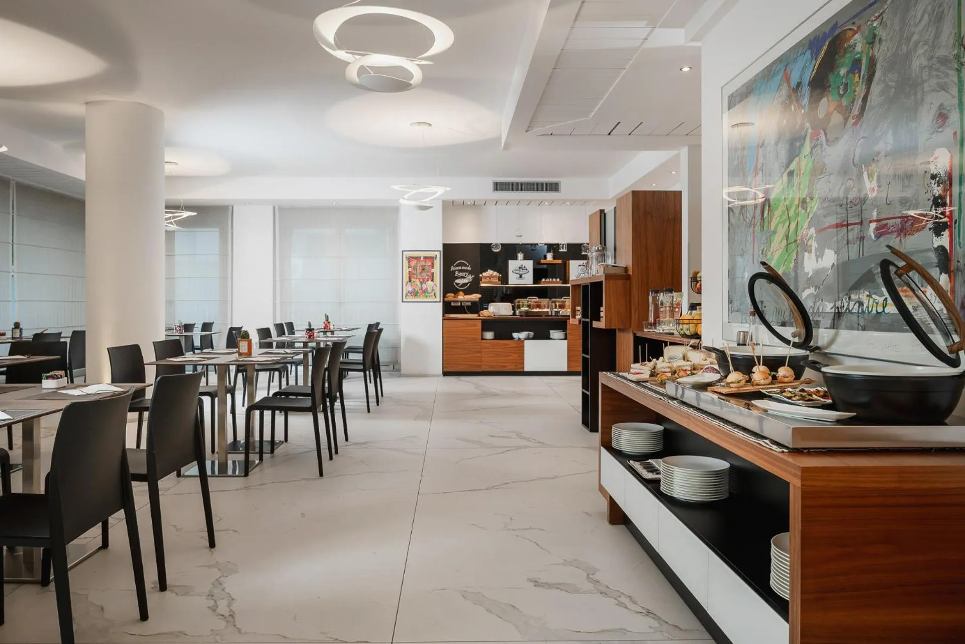 Kitchen or kitchenette in Dan Hotel