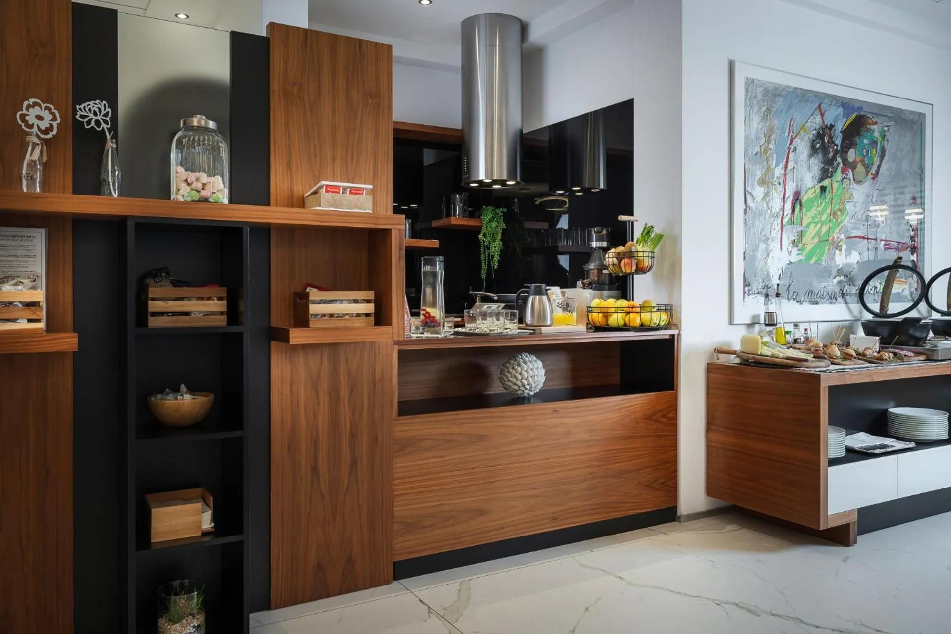 Food and drinks in Dan Hotel