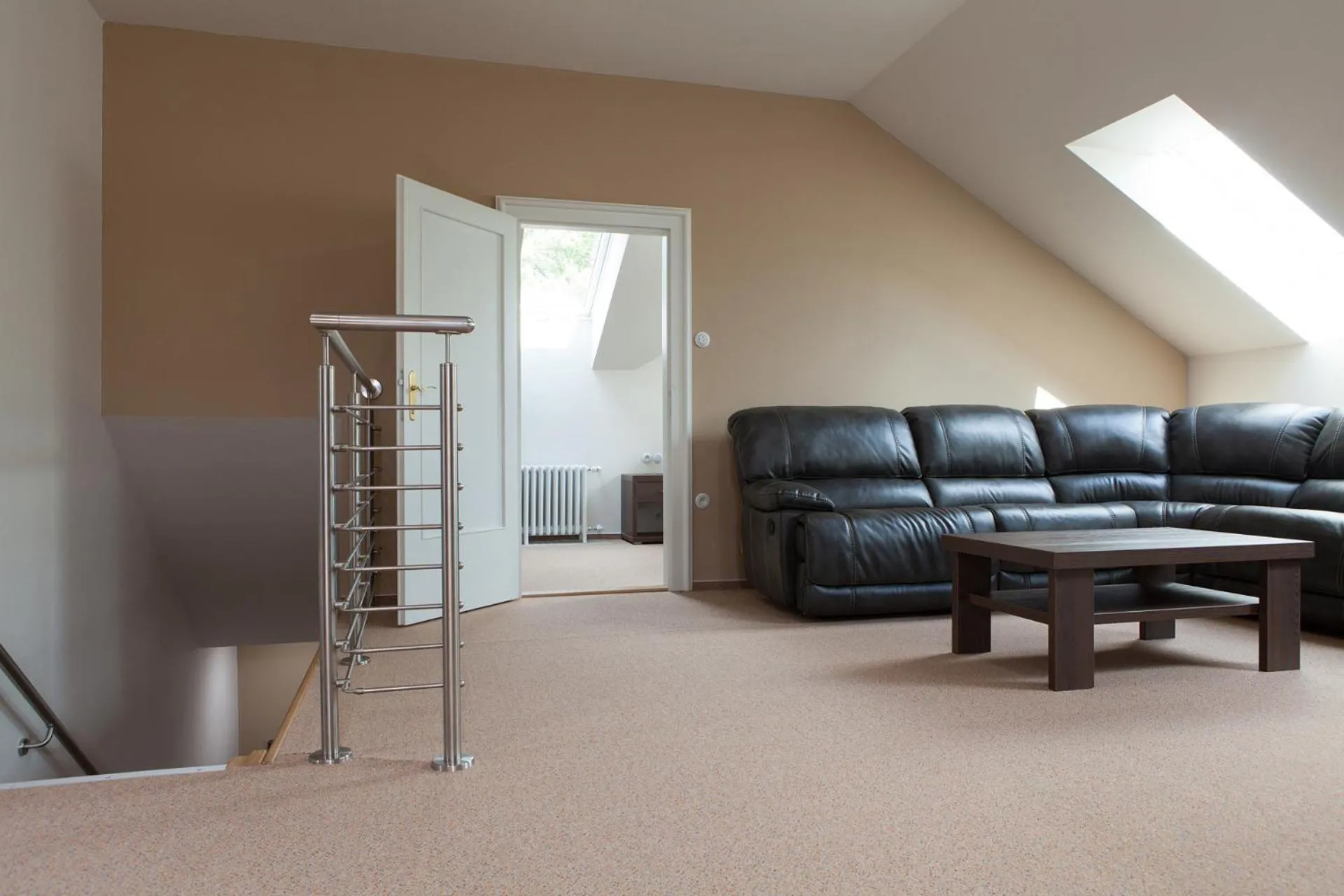 Two-Bedroom Suite in Villa Cafe