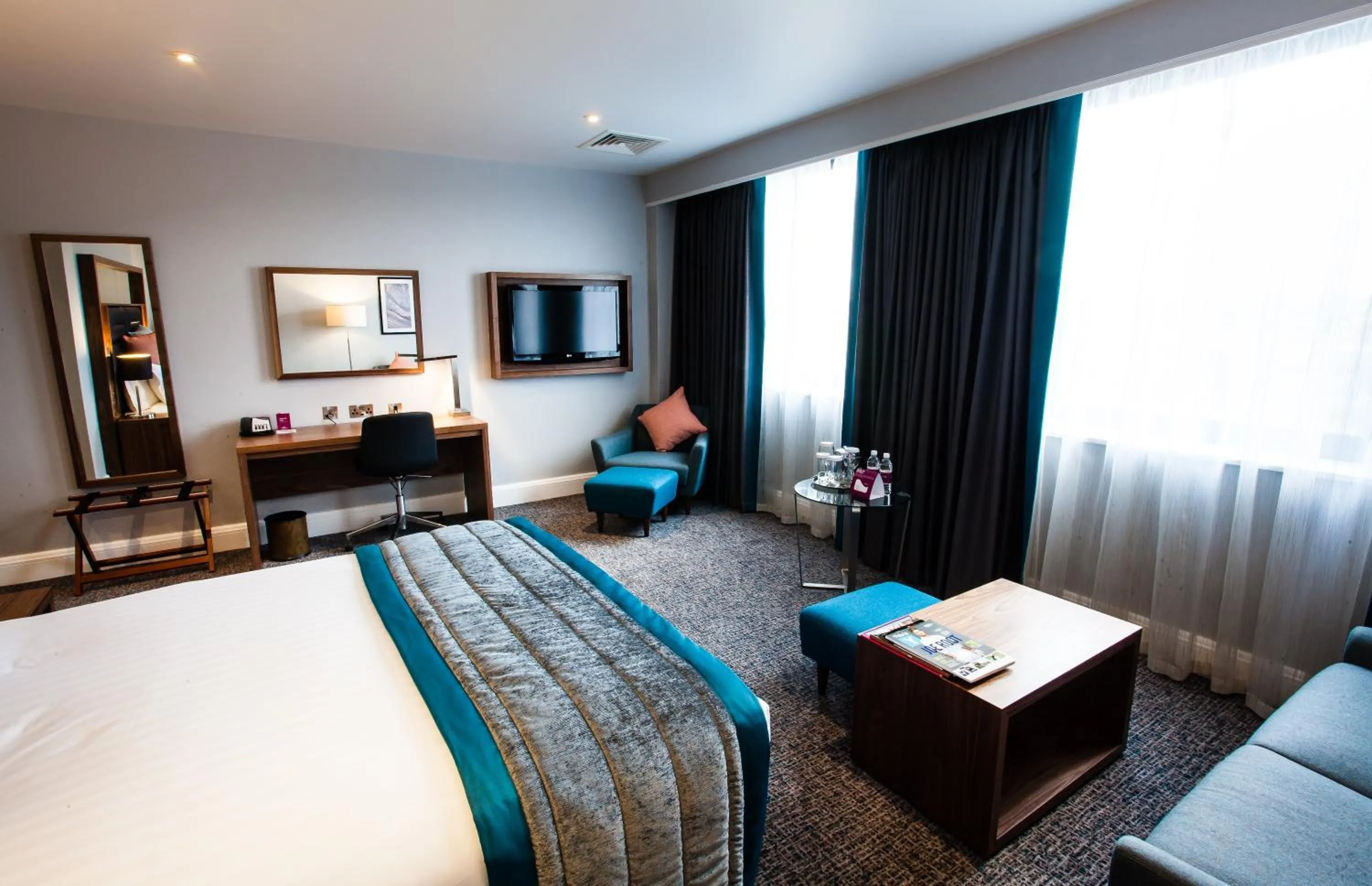 Photo of the whole room, Bed in Crowne Plaza Leeds by IHG