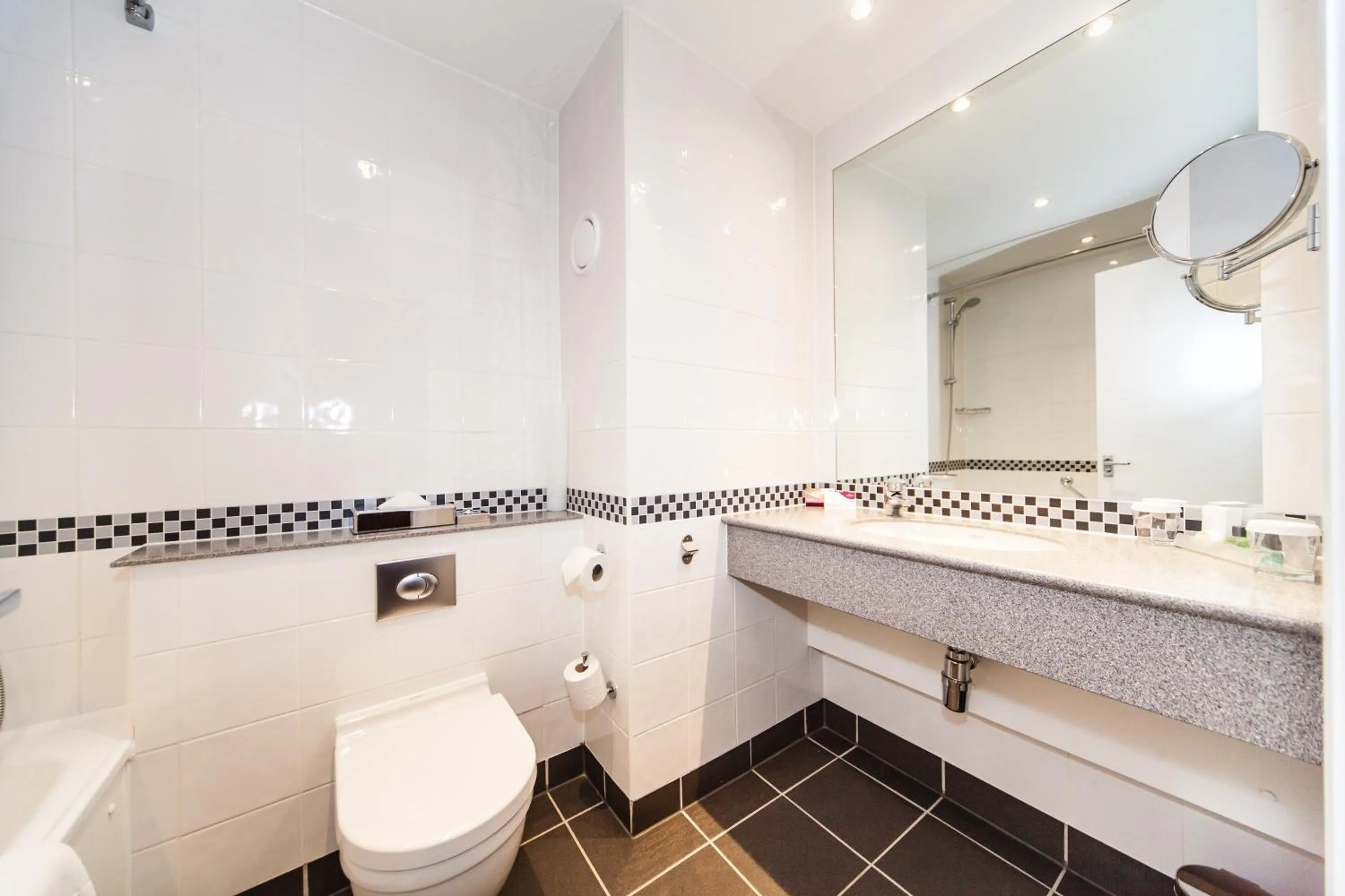 Toilet in Crowne Plaza Leeds by IHG