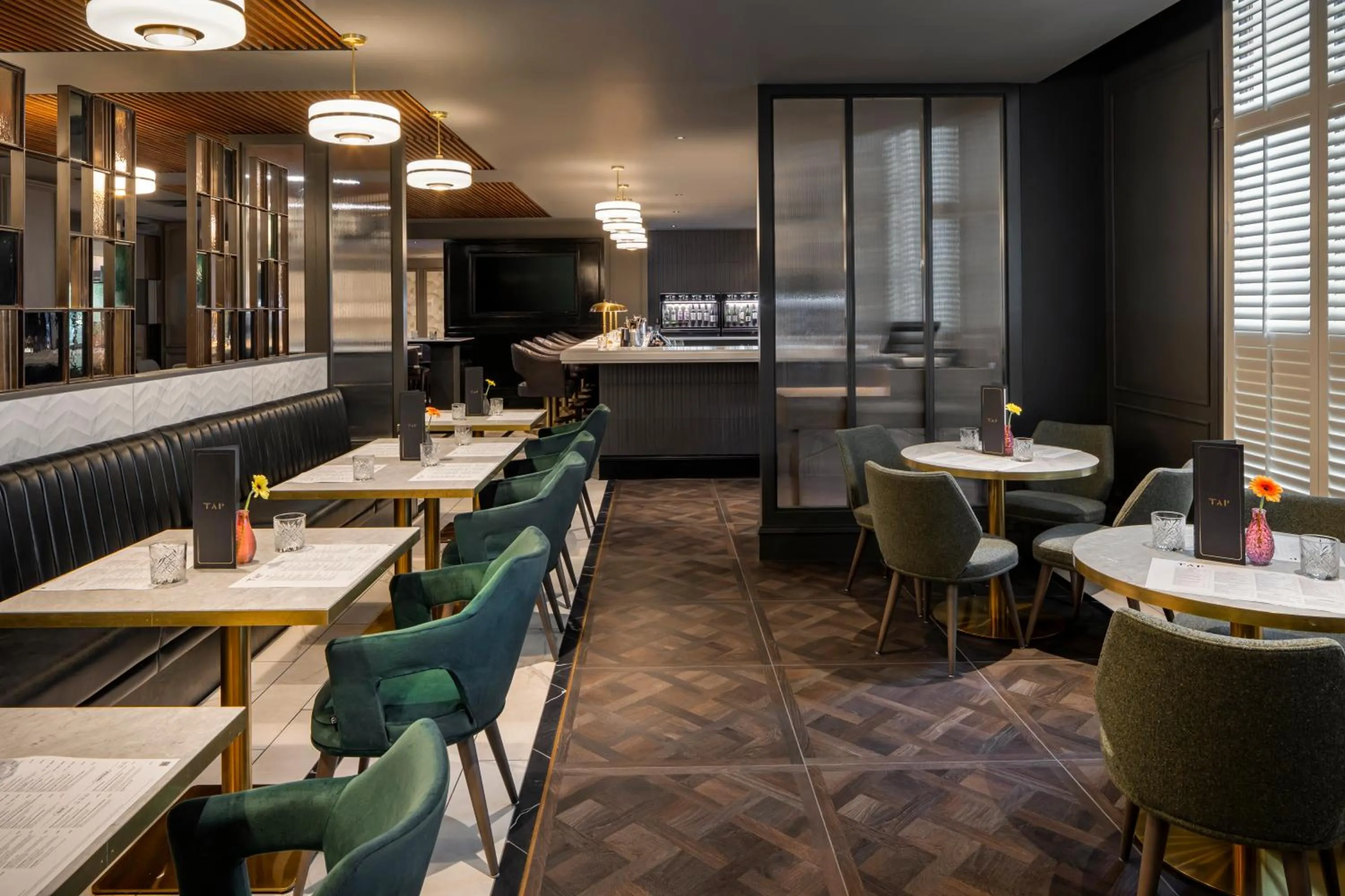 Restaurant/places to eat in Crowne Plaza Leeds by IHG