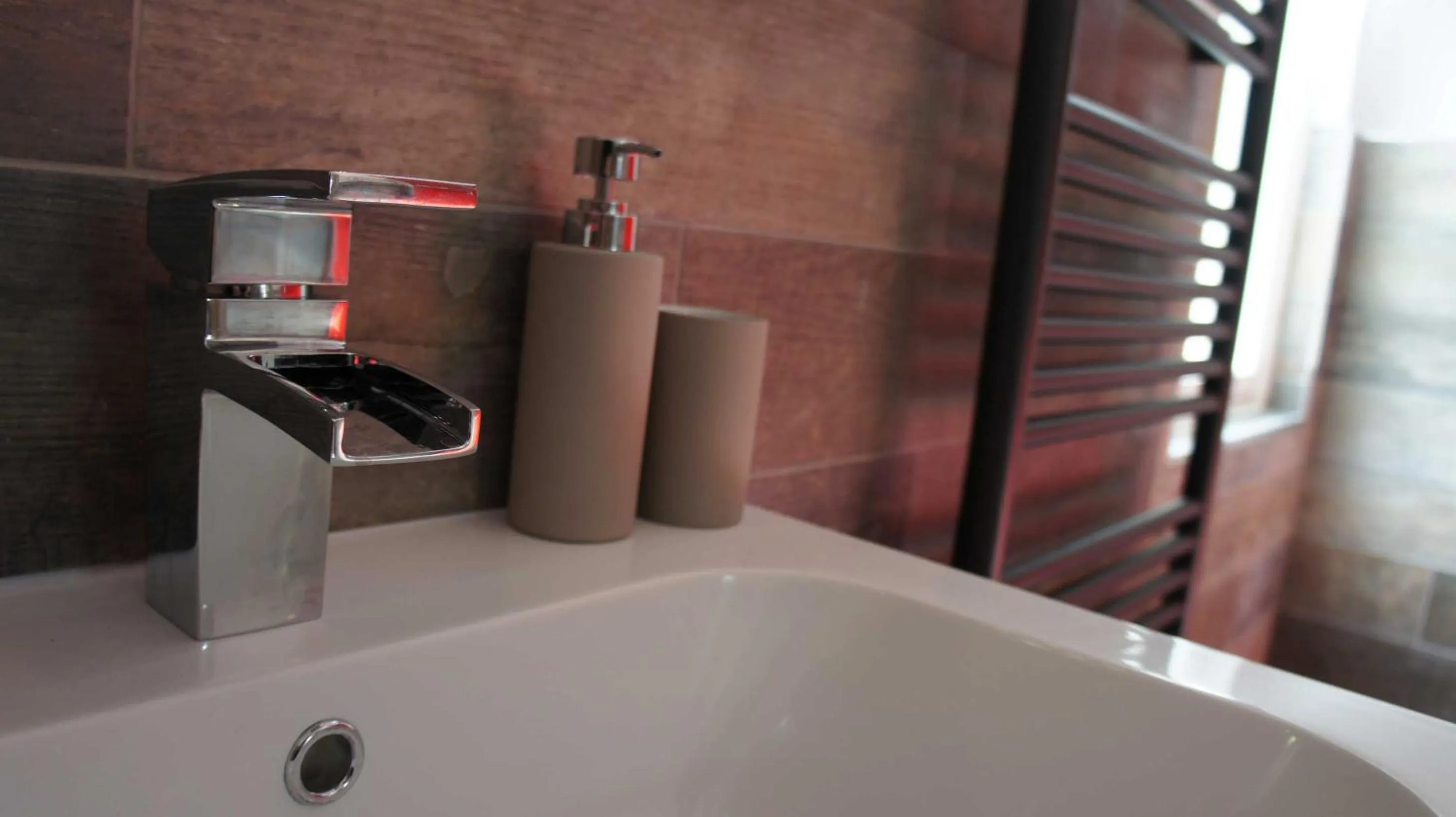 Bathroom in The Bronze Pig