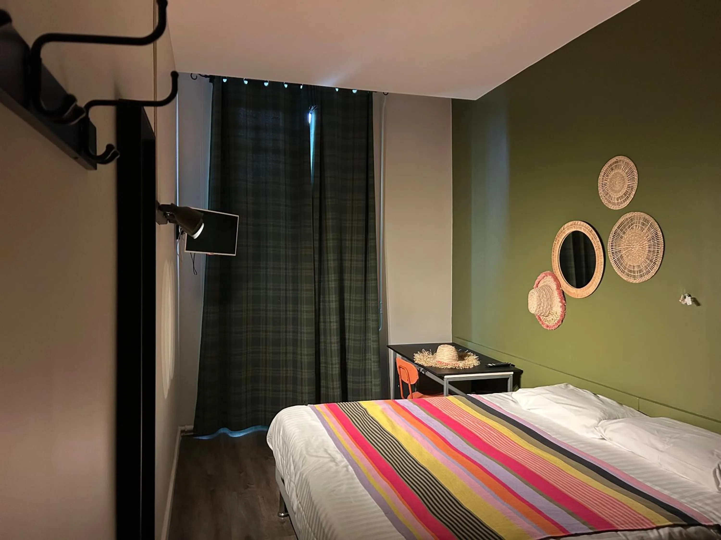 Photo of the whole room, Bed in Hôtel de la Croix-Rousse