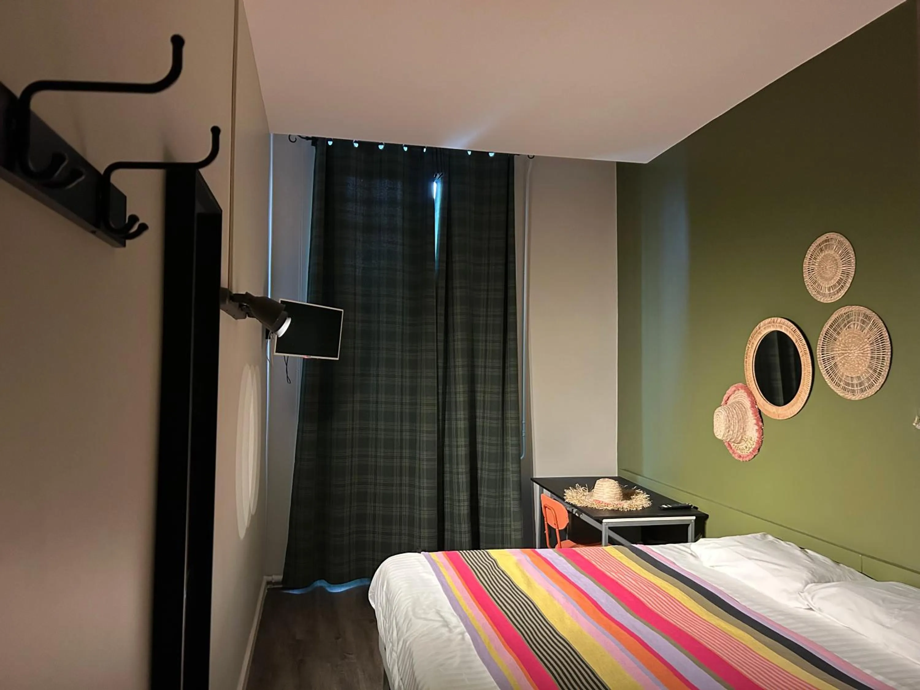 Bed in Hôtel de la Croix-Rousse