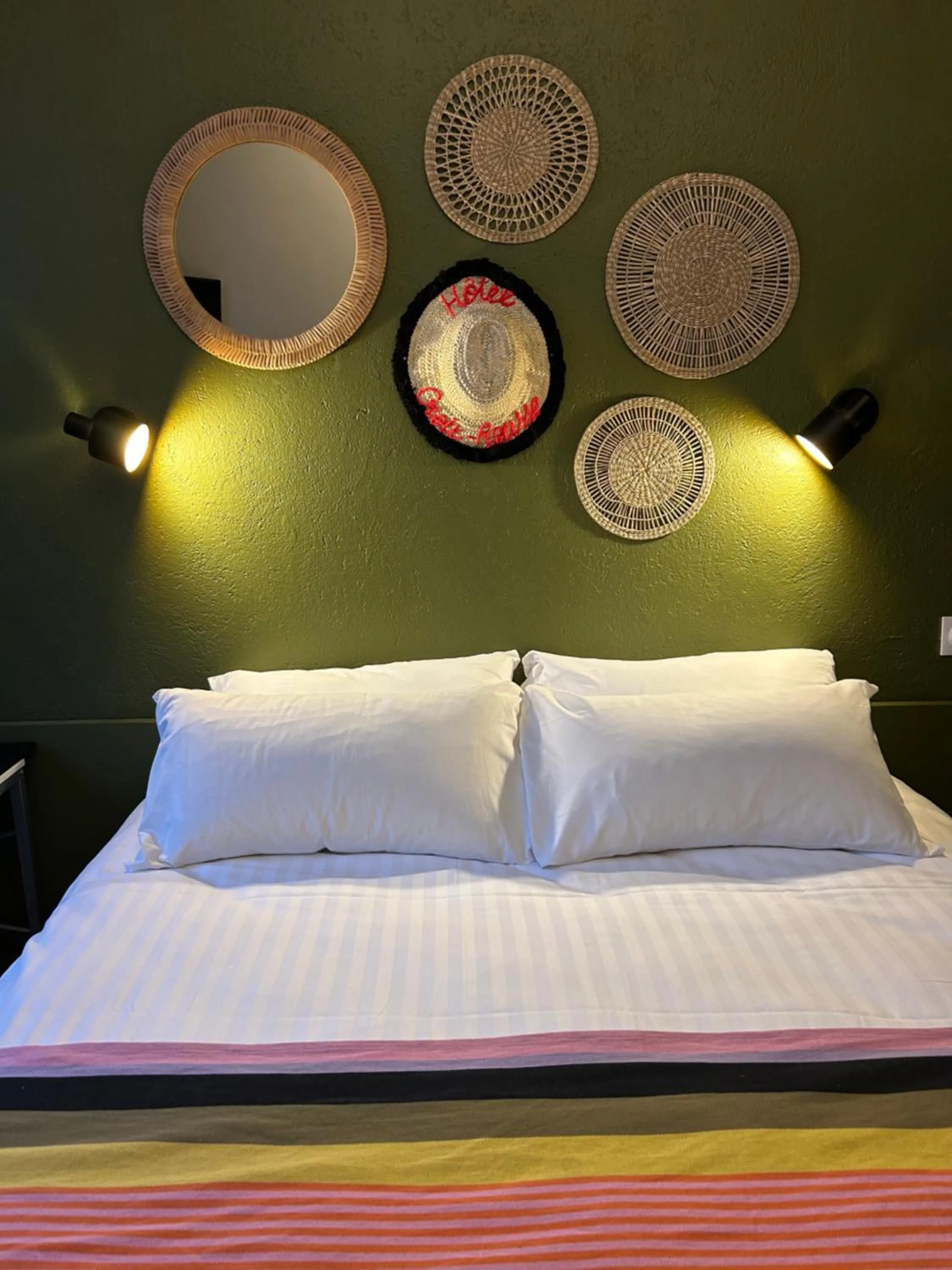 Bedroom, Bed in Hôtel de la Croix-Rousse