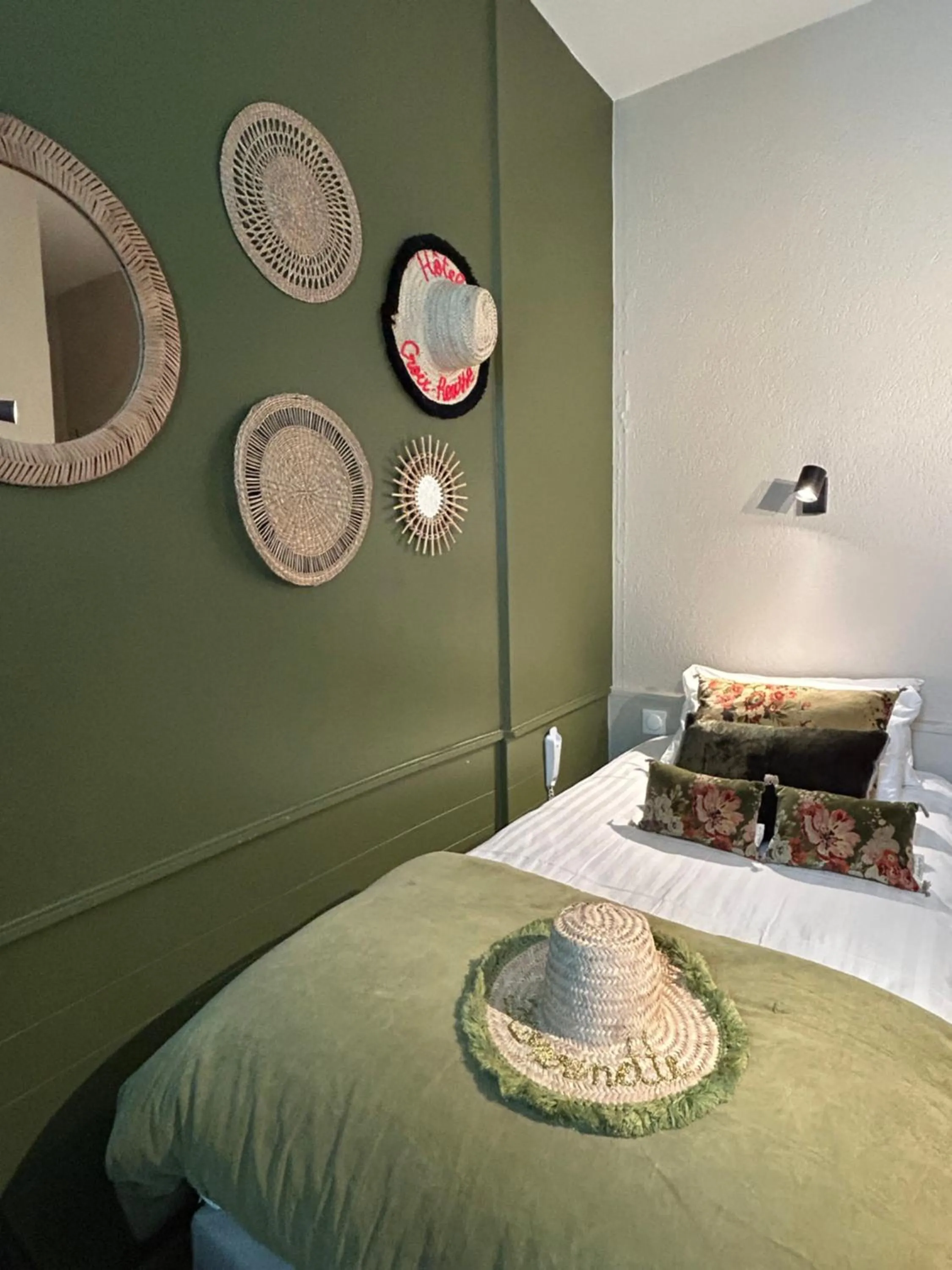 Bed in Hôtel de la Croix-Rousse