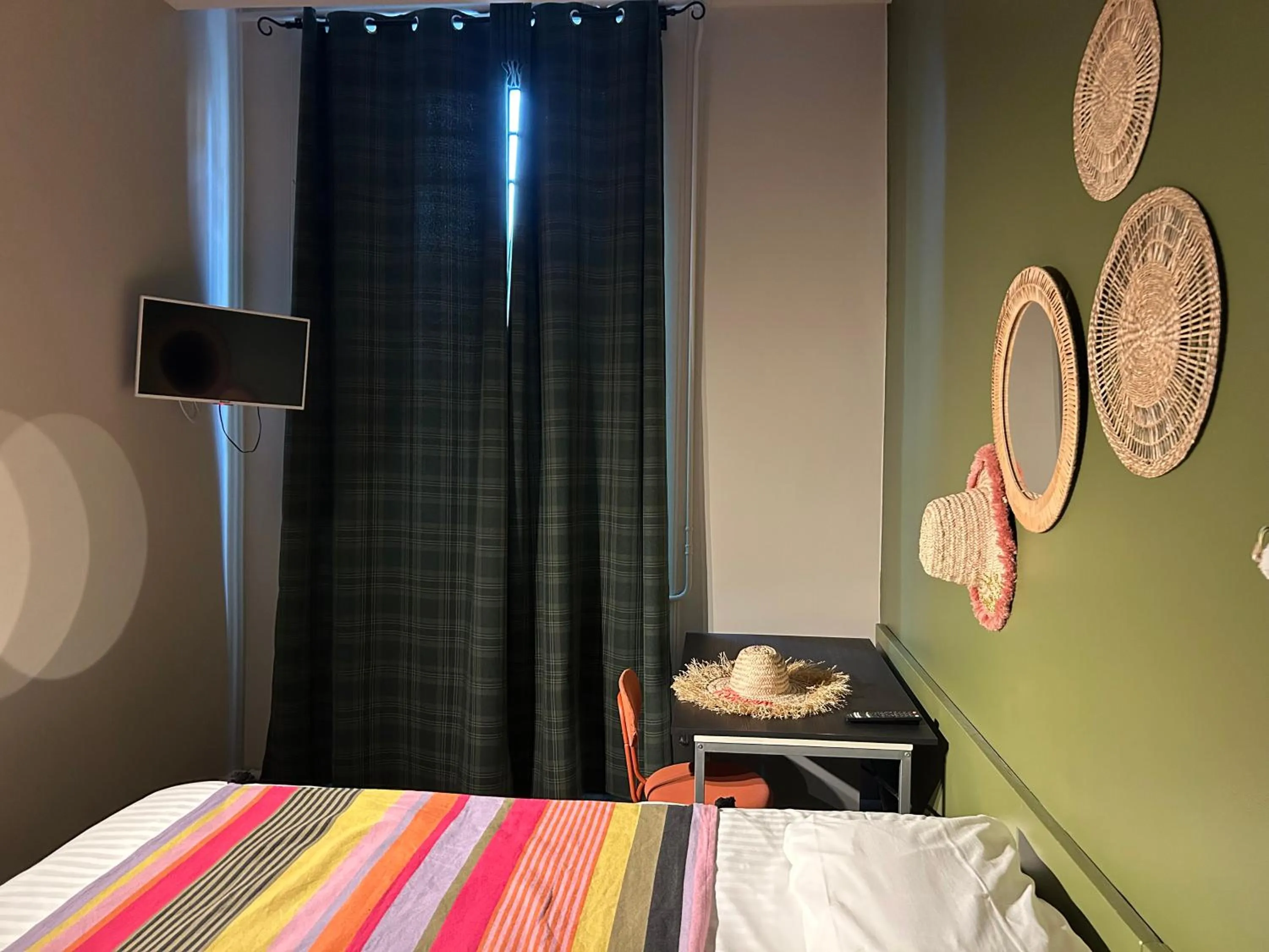 Bed in Hôtel de la Croix-Rousse