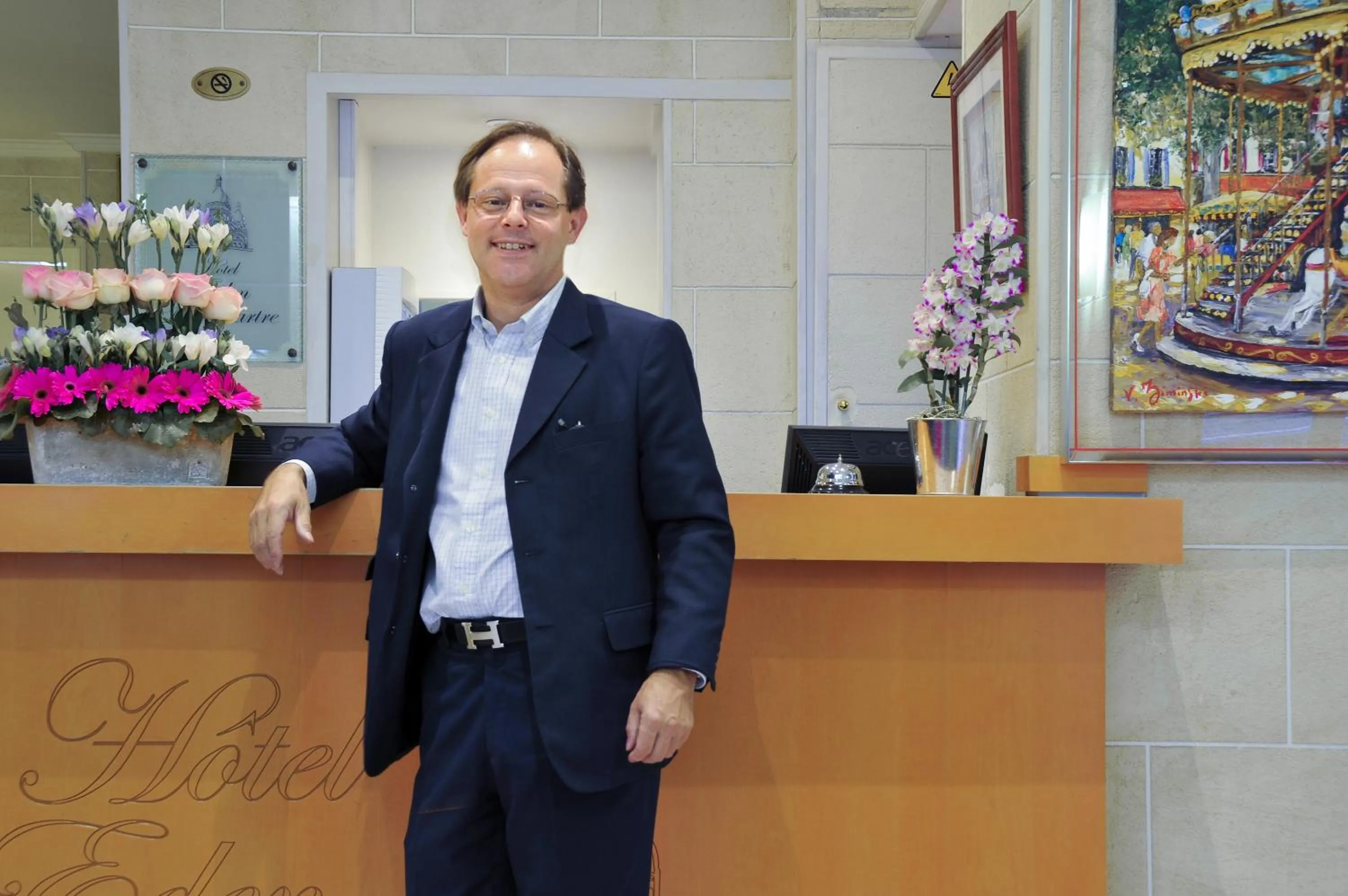Lobby or reception in Hotel Eden Montmartre