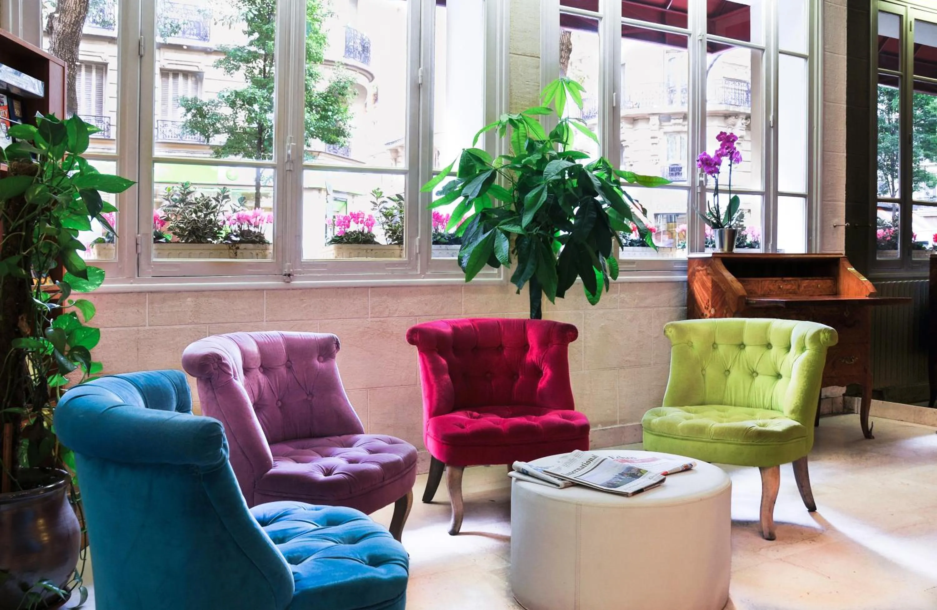 Lobby or reception in Hotel Eden Montmartre