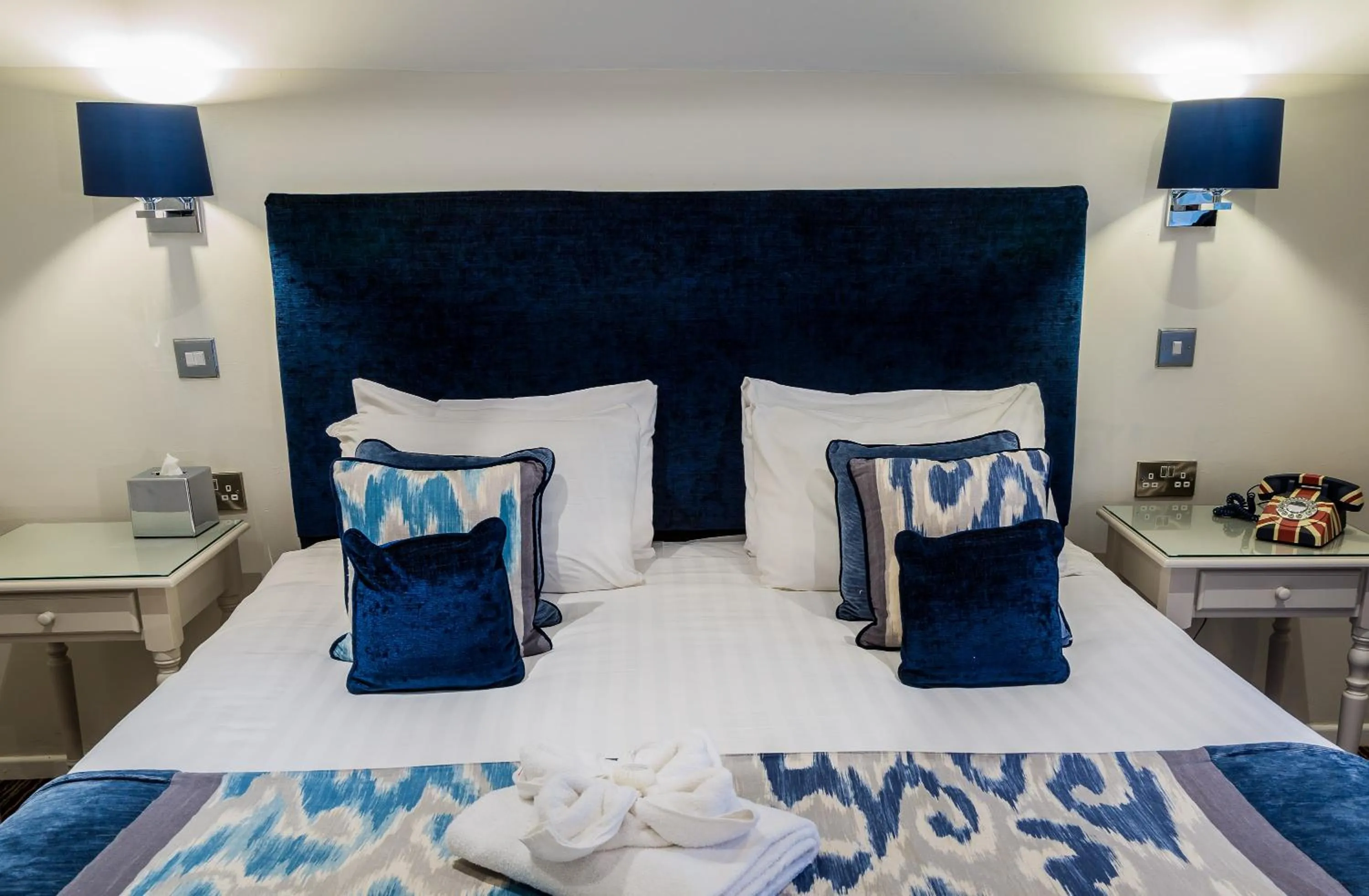 Bed in The Casa Hotel and Marco Pierre White Restaurant - Camberley West