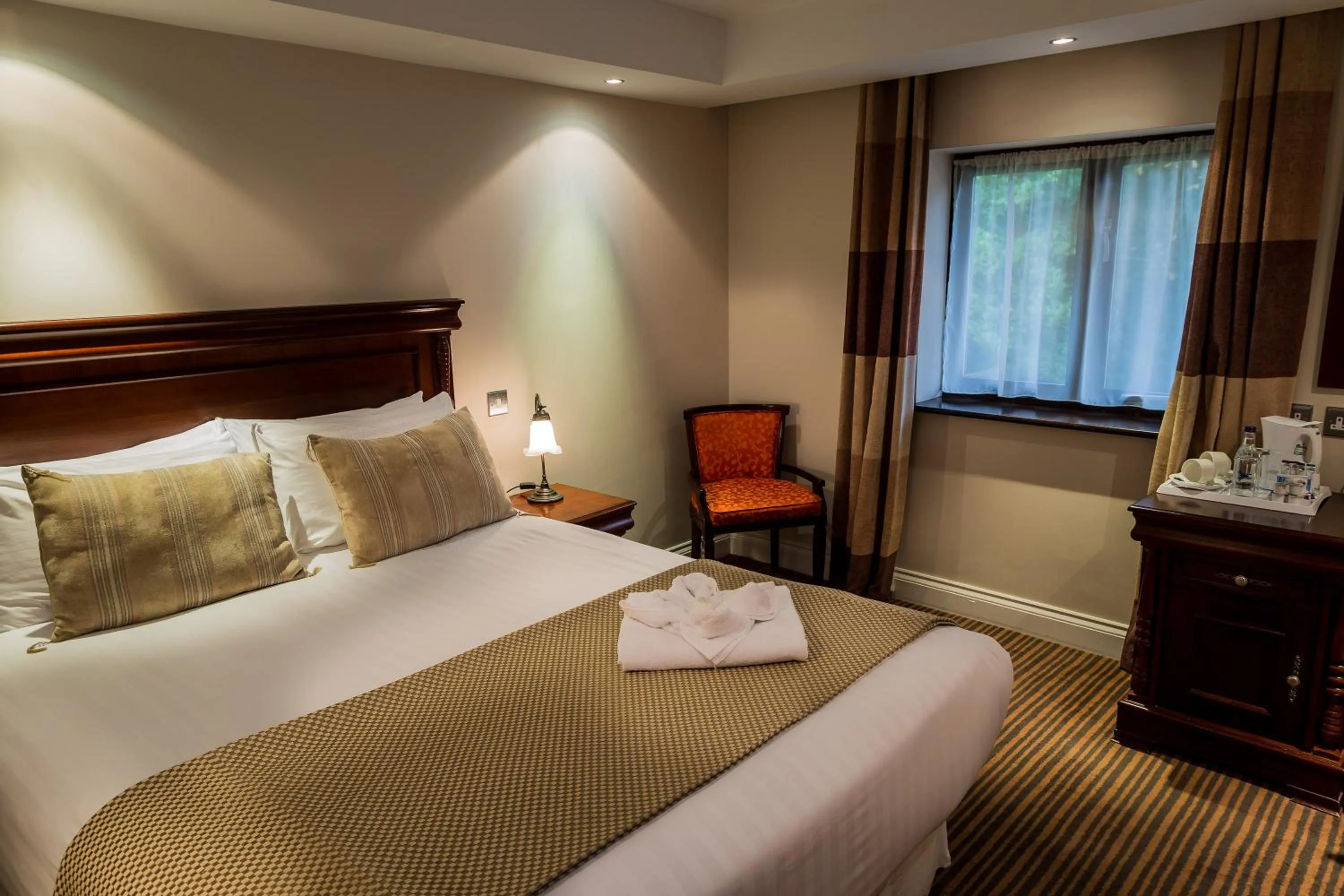 Bed in The Casa Hotel and Marco Pierre White Restaurant - Camberley West