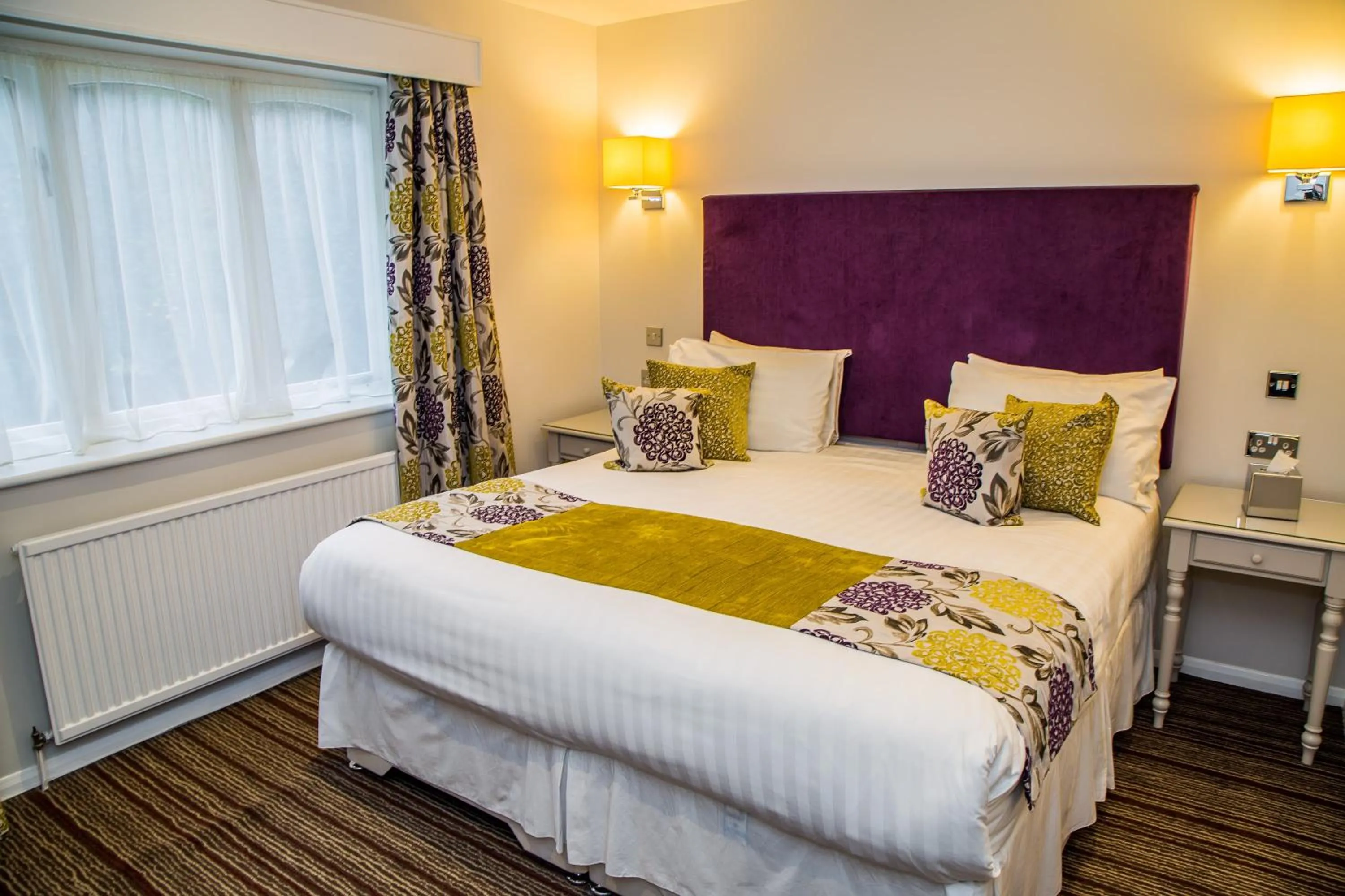 Bed in The Casa Hotel and Marco Pierre White Restaurant - Camberley West