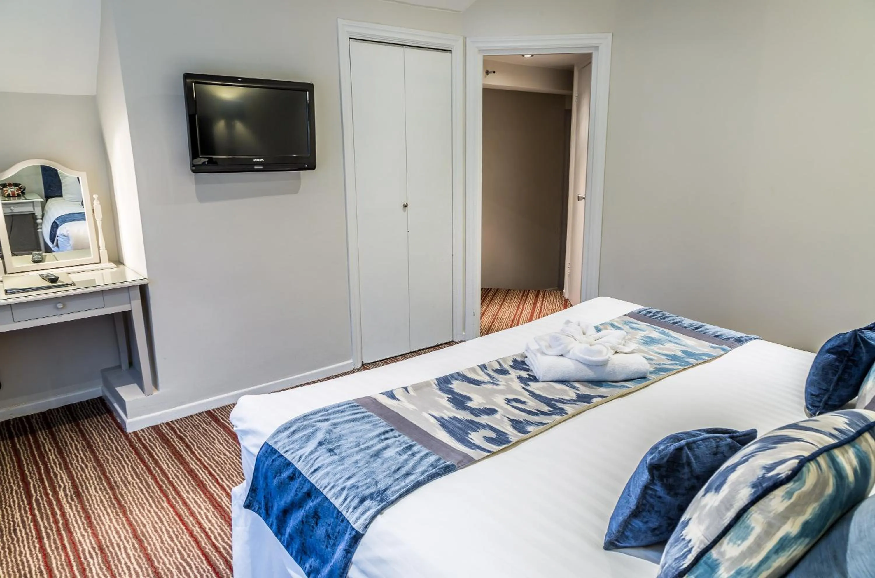 Bed in The Casa Hotel and Marco Pierre White Restaurant - Camberley West