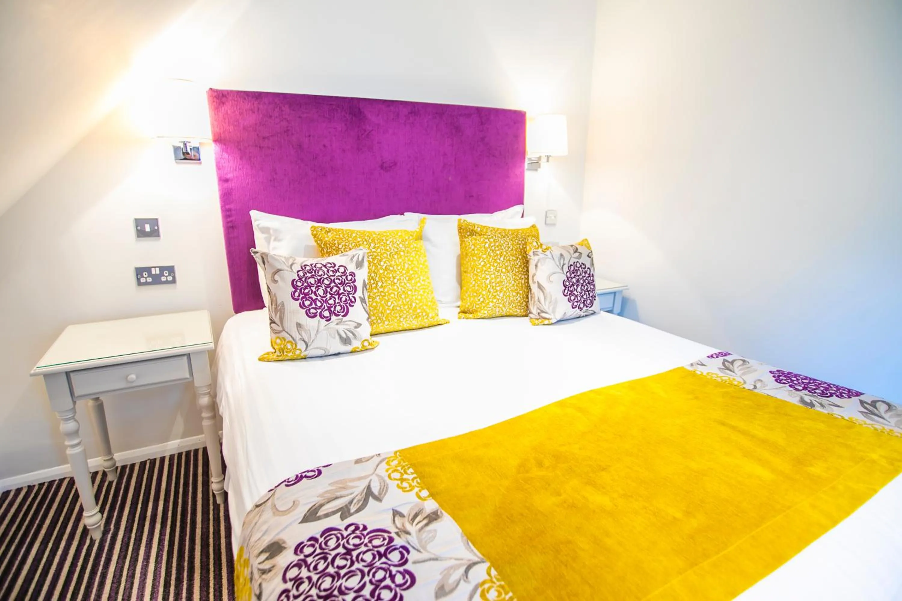 Bed in The Casa Hotel and Marco Pierre White Restaurant - Camberley West