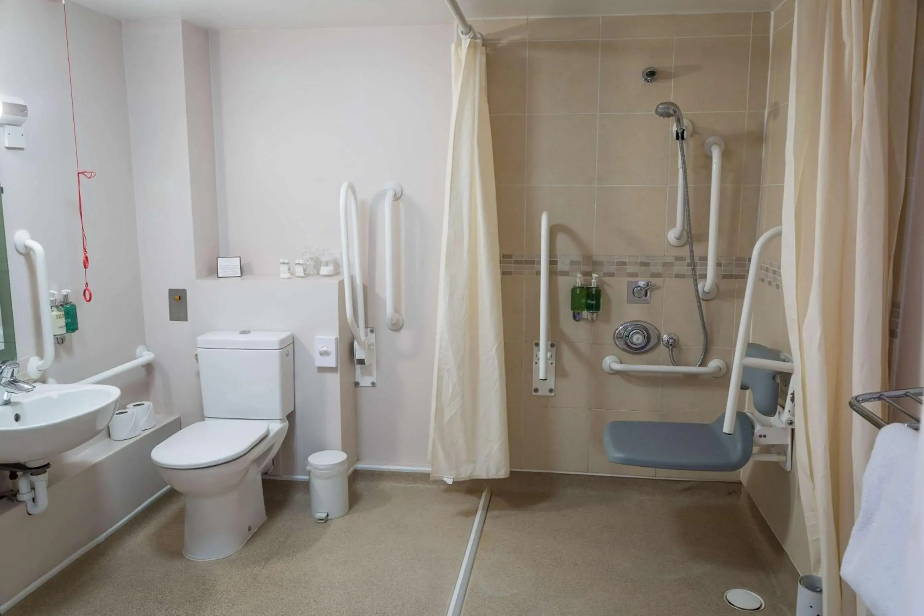 Executive King Room with Walk-In Shower - Disability Access/Non-Smoking in The Casa Hotel, Sure Hotel Collection by Best Western Executive King Room with Walk-In Shower - Disability Access/Non-Smoking in The Casa Hotel, Sure Hotel Collection by Best Western