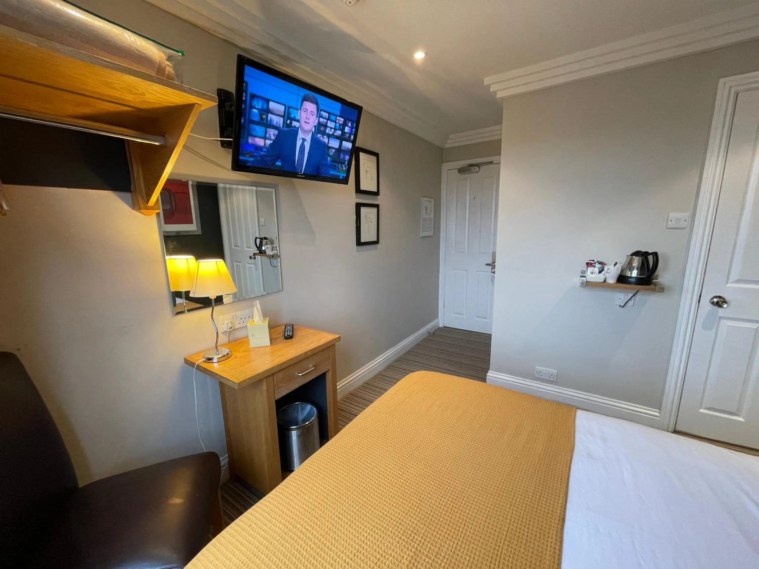 TV and multimedia, Bed in Shandon Hotel