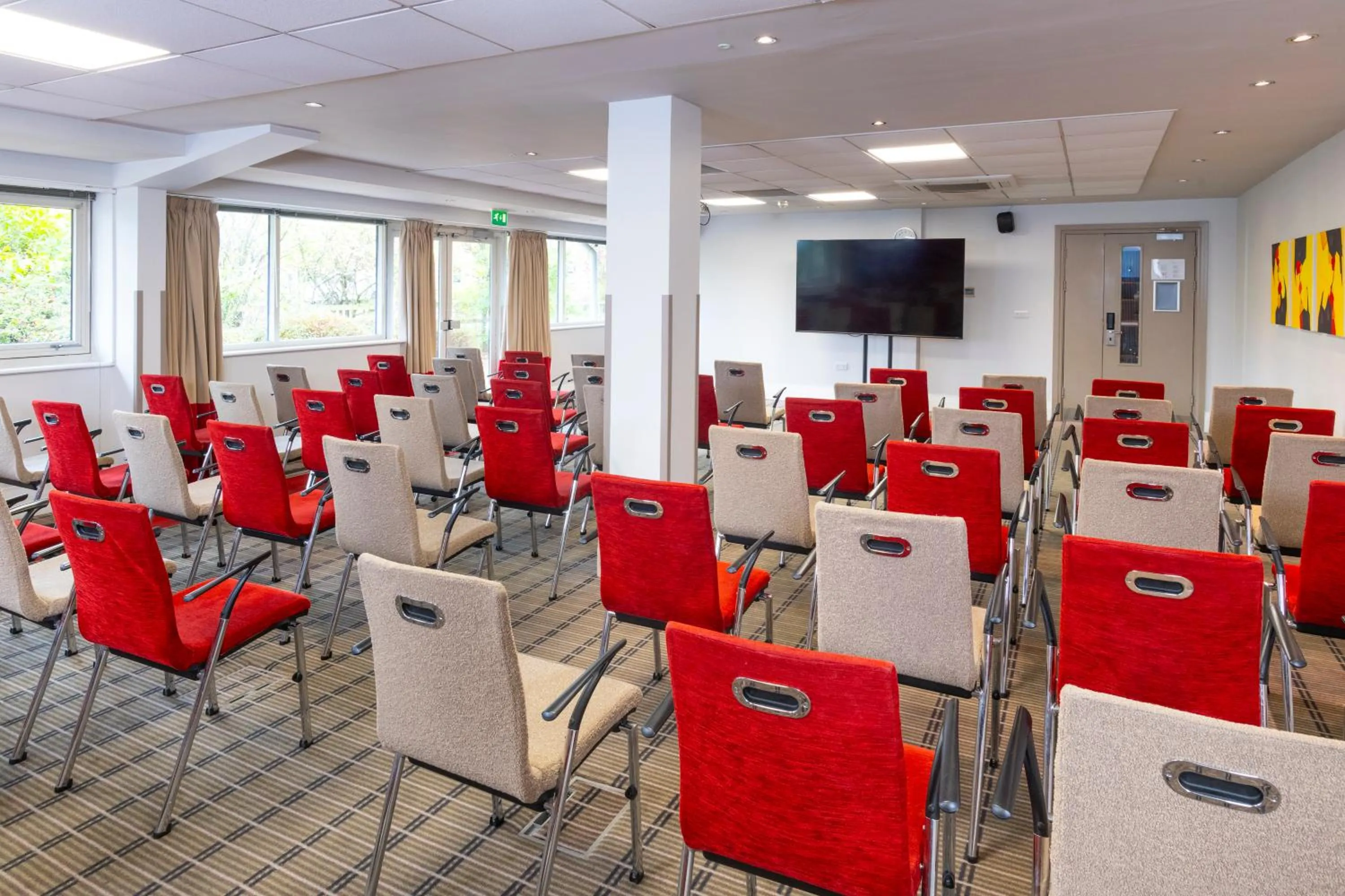Meeting/conference room in Holiday Inn Express Northampton - South by IHG
