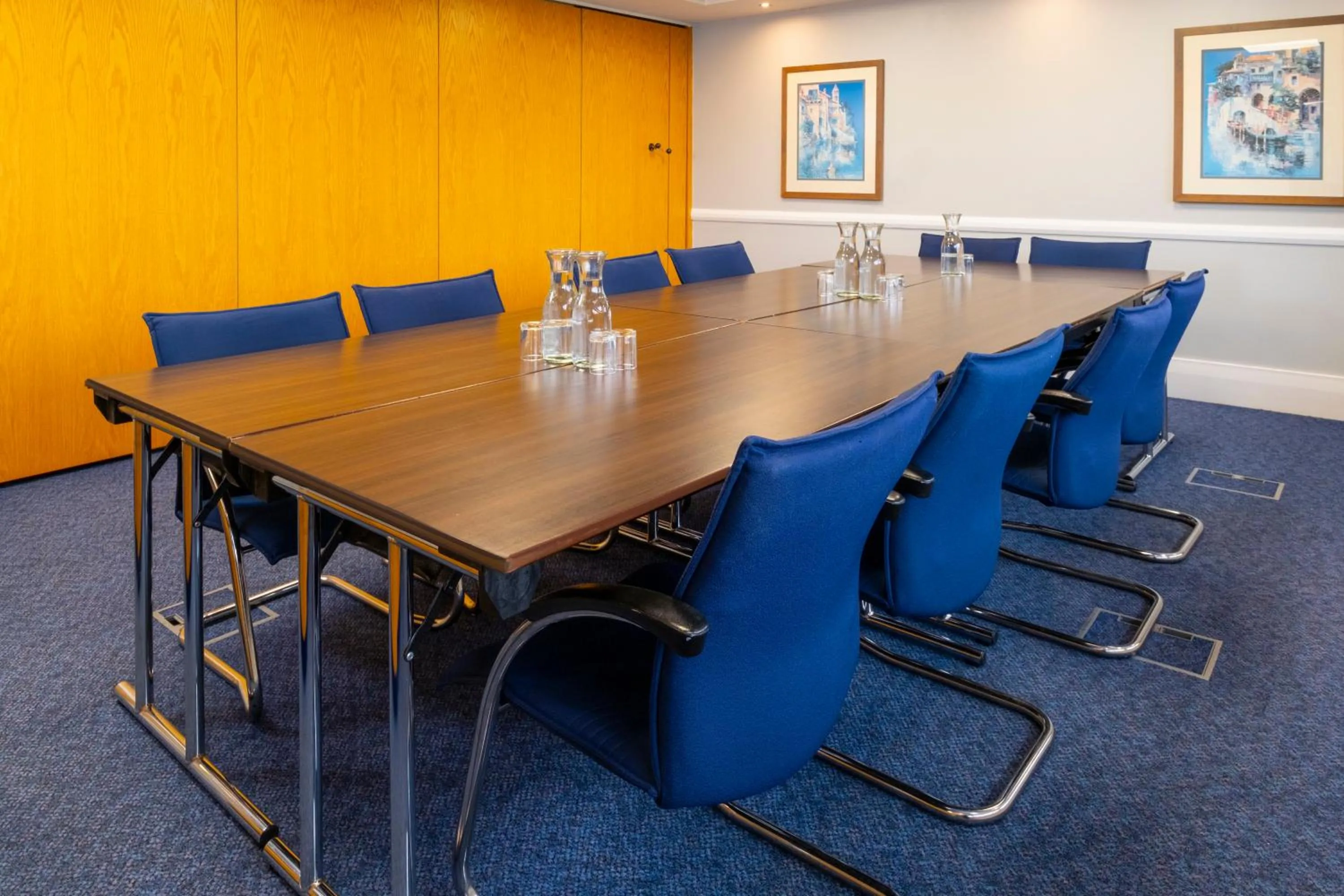 Meeting/conference room in Holiday Inn Express Northampton - South by IHG