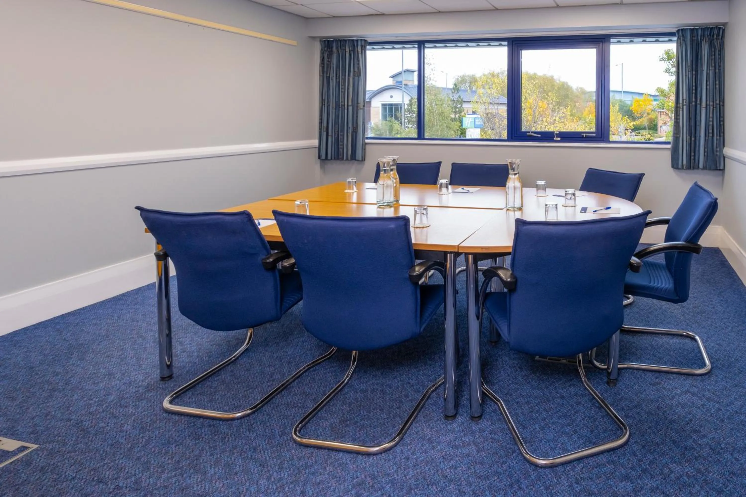 Meeting/conference room in Holiday Inn Express Northampton - South by IHG