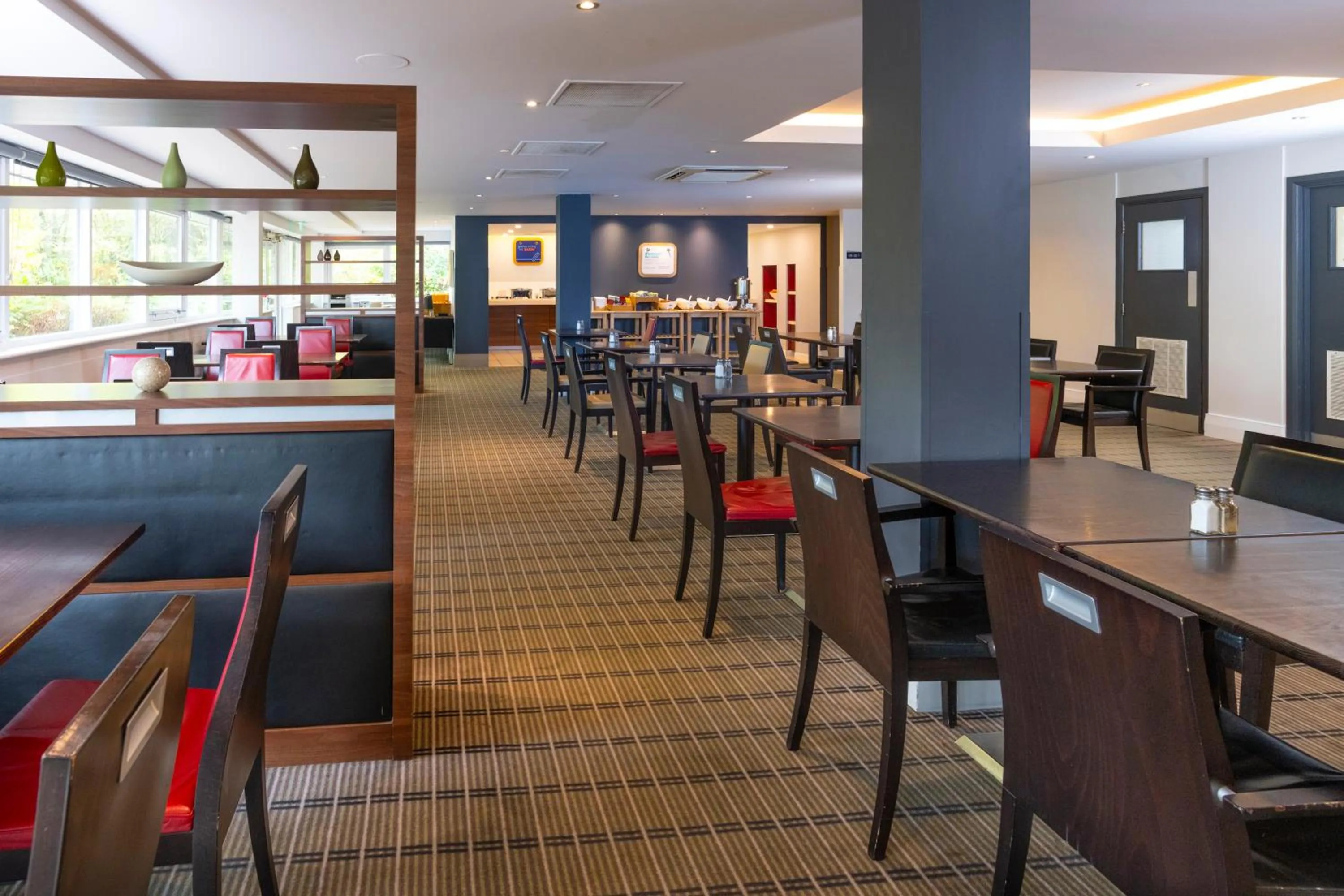 Meeting/conference room in Holiday Inn Express Northampton - South by IHG