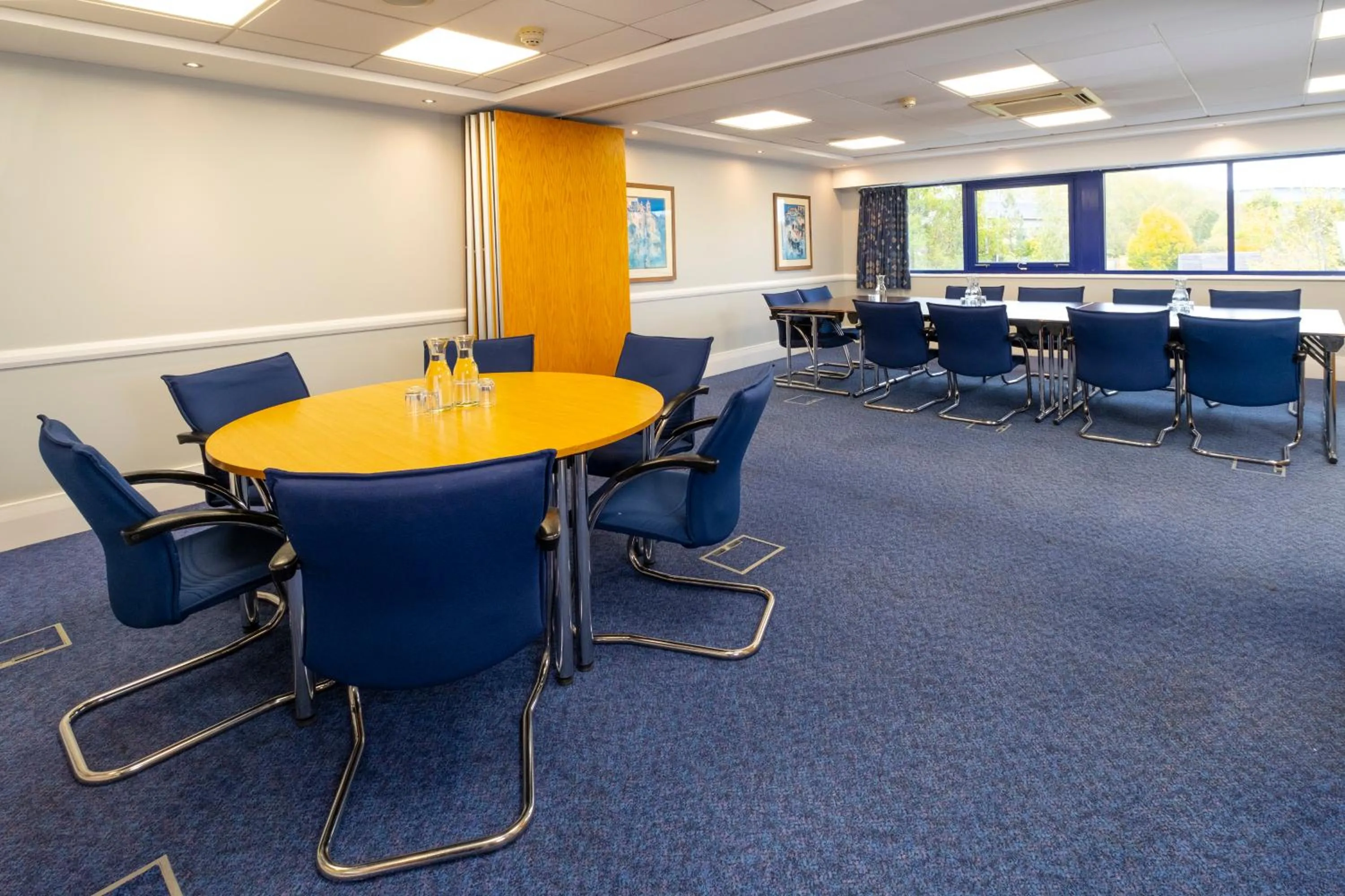 Meeting/conference room in Holiday Inn Express Northampton - South by IHG